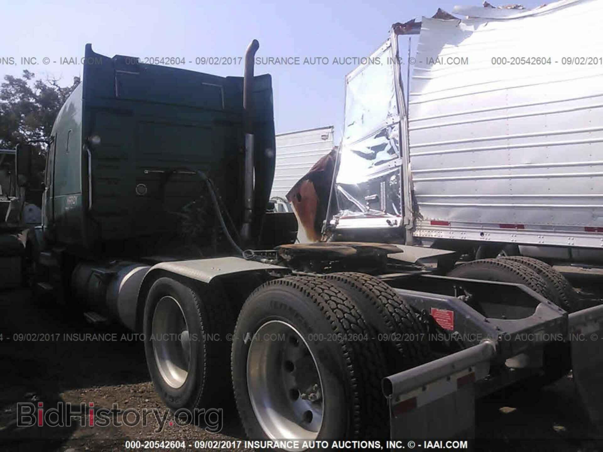 2012 Volvo Vnl - VIN: 4V4NC9EJ2CN552243 - Фото 3