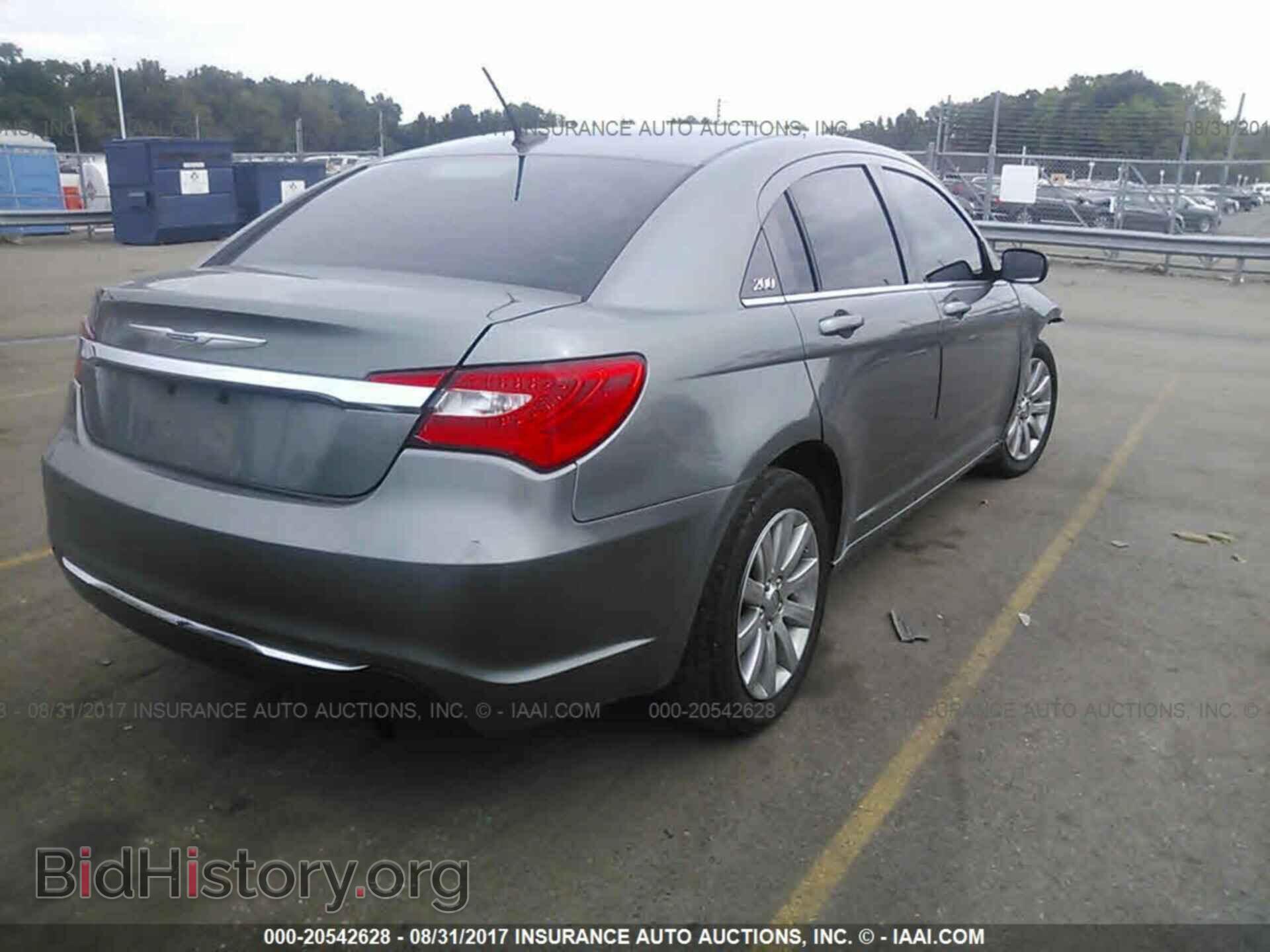 2013 Chrysler 200 - VIN: 1C3CCBBB9DN557985 - Photo 4