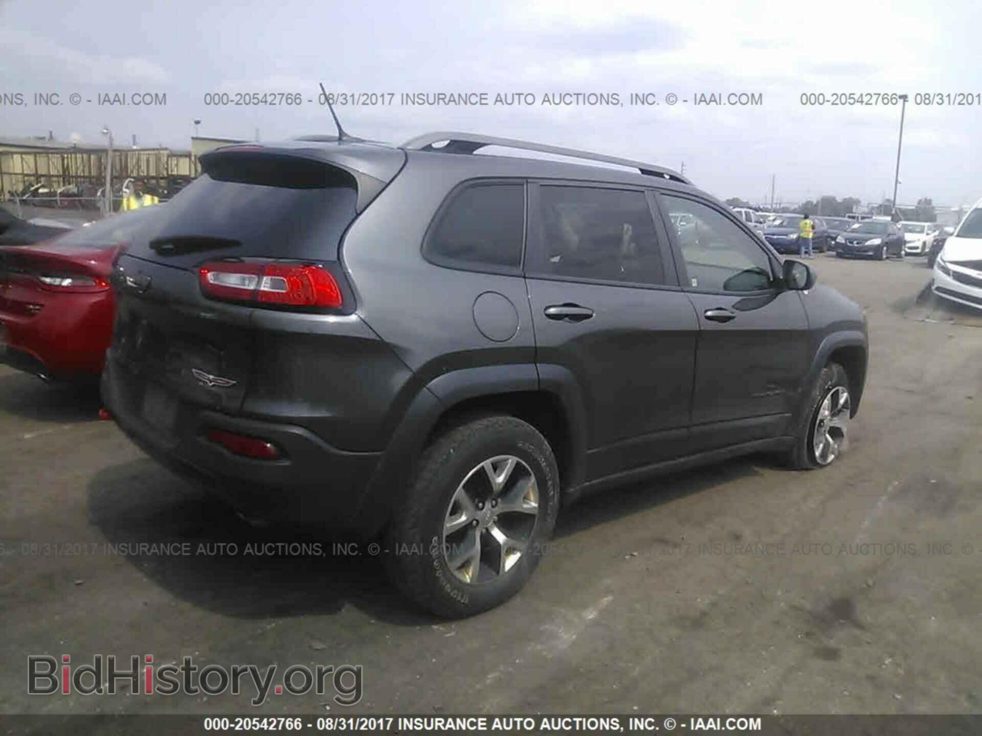 2014 Jeep Cherokee - VIN: 1C4PJMBS8EW138987 - Фото 4