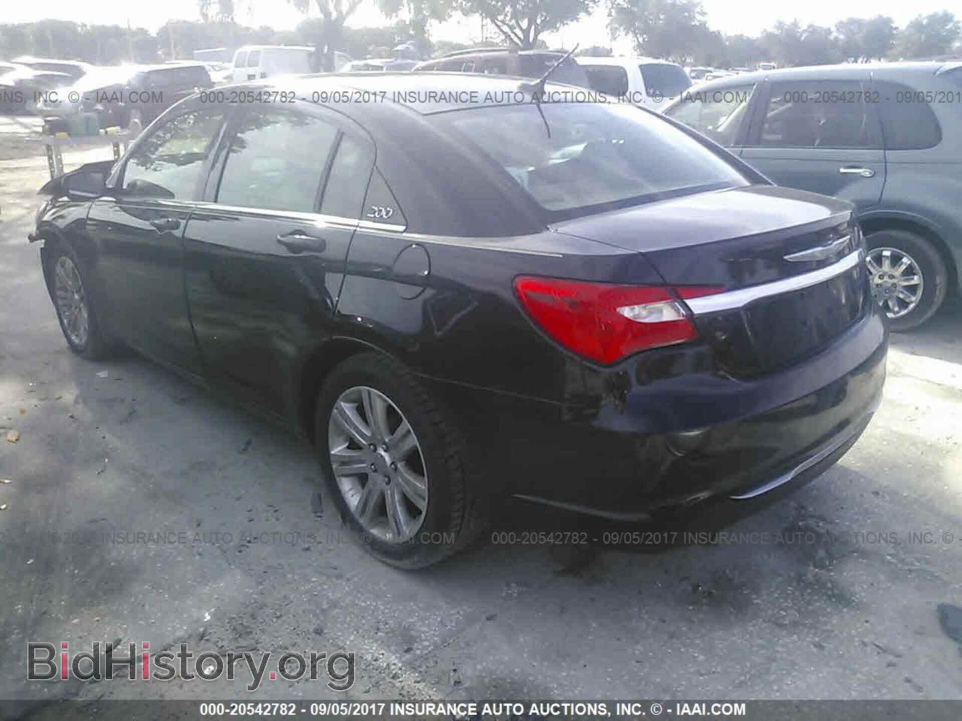 2011 Chrysler 200 - VIN: 1C3BC1FG8BN602939 - Фото 3