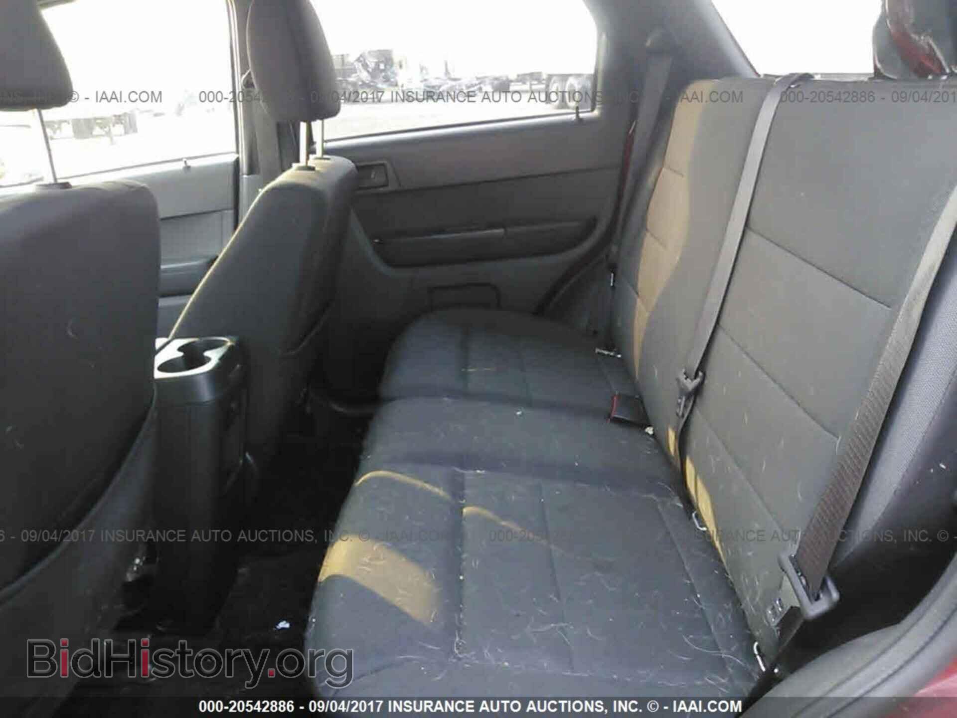 2012 Ford Escape - VIN: 1FMCU0D77CKA99932 - Photo 8