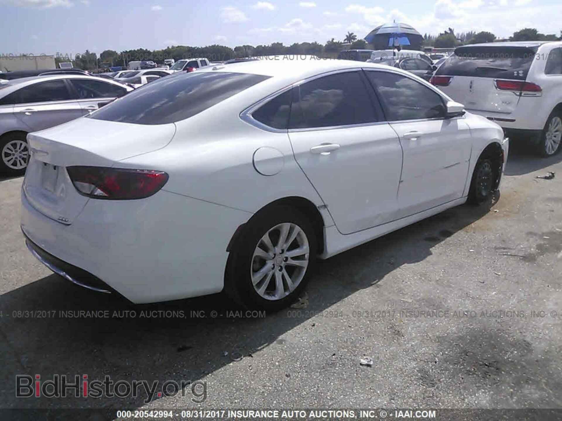 2015 Chrysler 200 - VIN: 1C3CCCAB9FN657823 - Photo 4