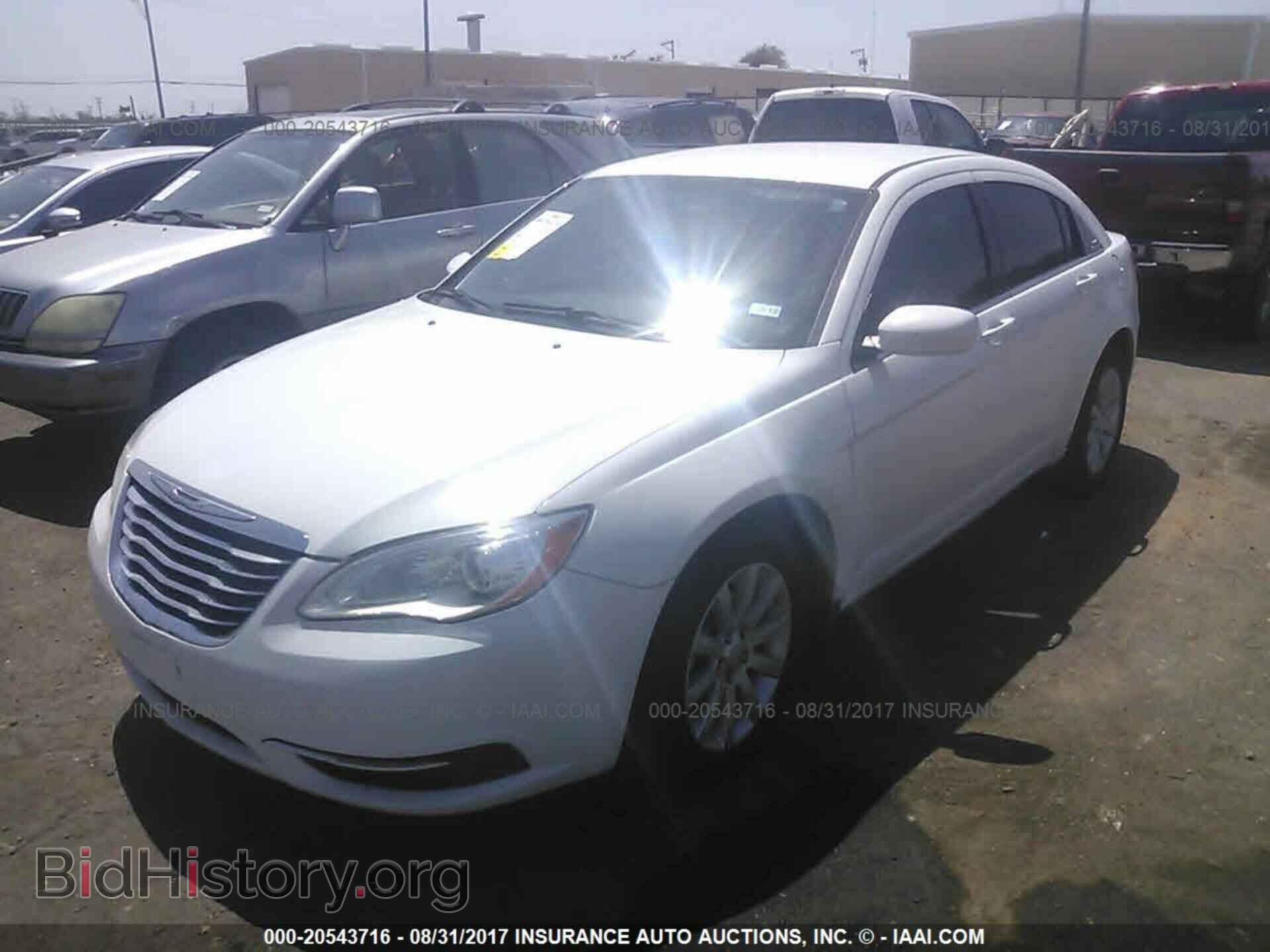 2013 Chrysler 200 - VIN: 1C3CCBBB1DN615510 - Photo 2