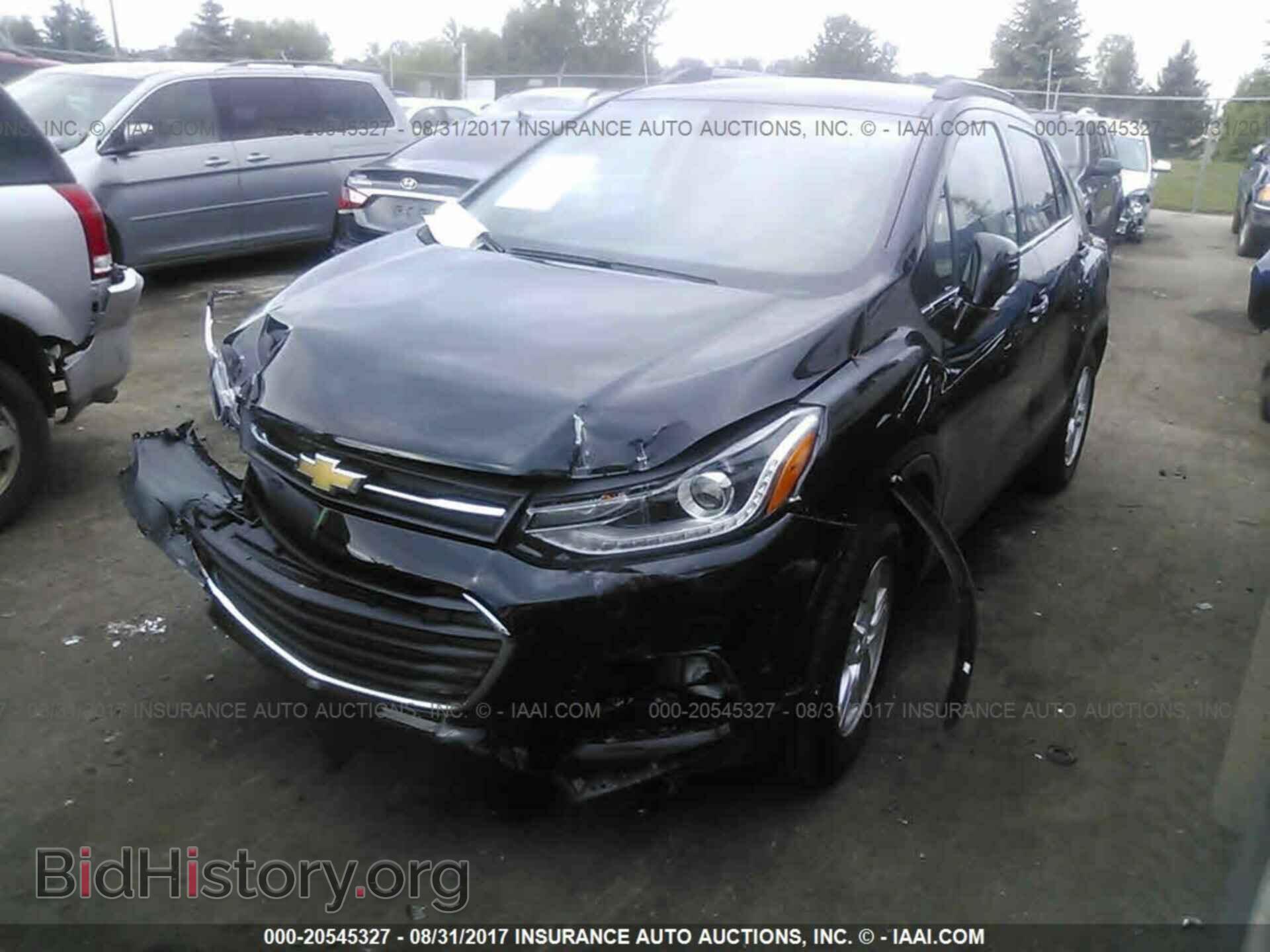 2017 Chevrolet Trax - VIN: 3GNCJLSBXHL259479 - Фото 2