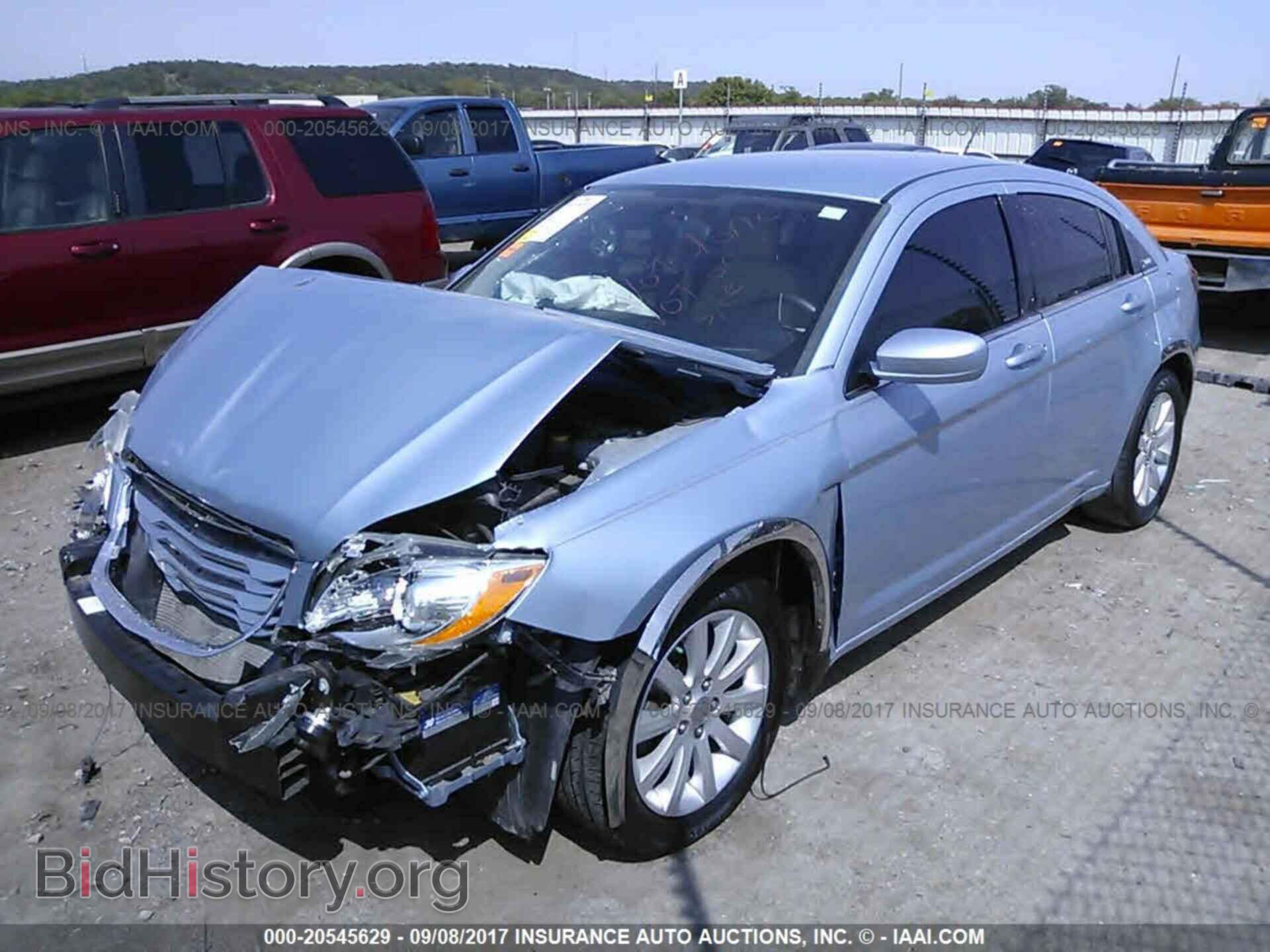 2013 Chrysler 200 - VIN: 1C3CCBBB0DN543733 - Photo 2