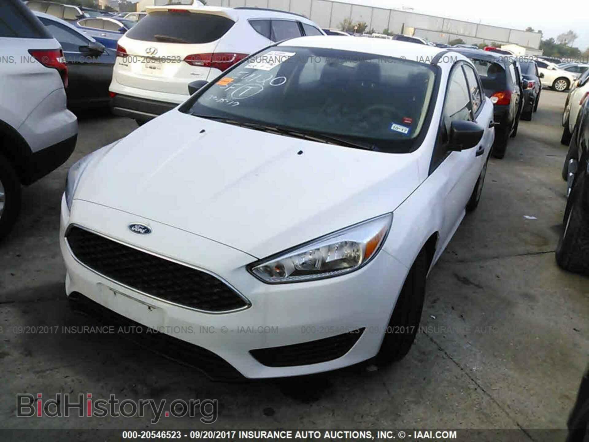 2016 Ford Focus - VIN: 1FADP3E20GL208645 - Photo 2