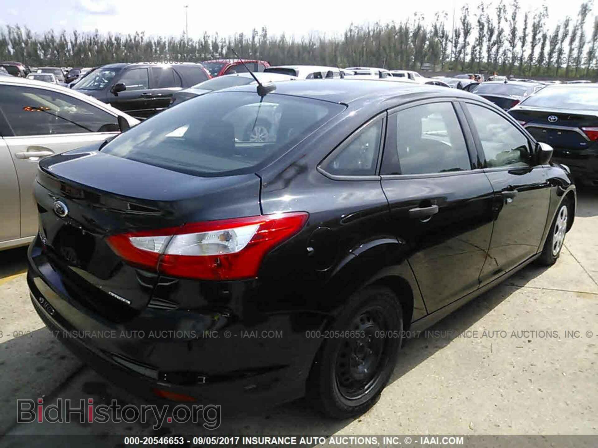 2014 Ford Focus - VIN: 1FADP3E24EL259305 - Photo 4