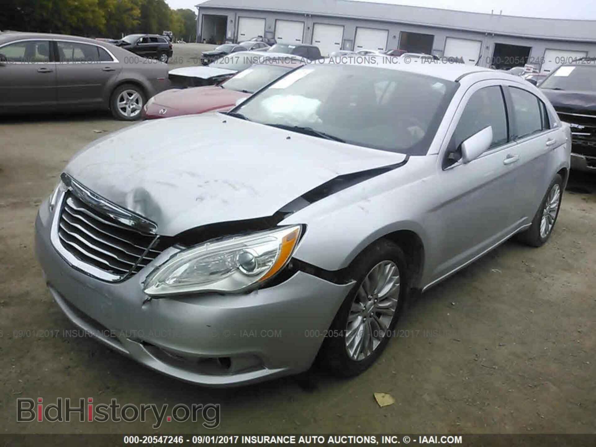 2012 Chrysler 200 - VIN: 1C3CCBAB0CN282281 - Фото 2
