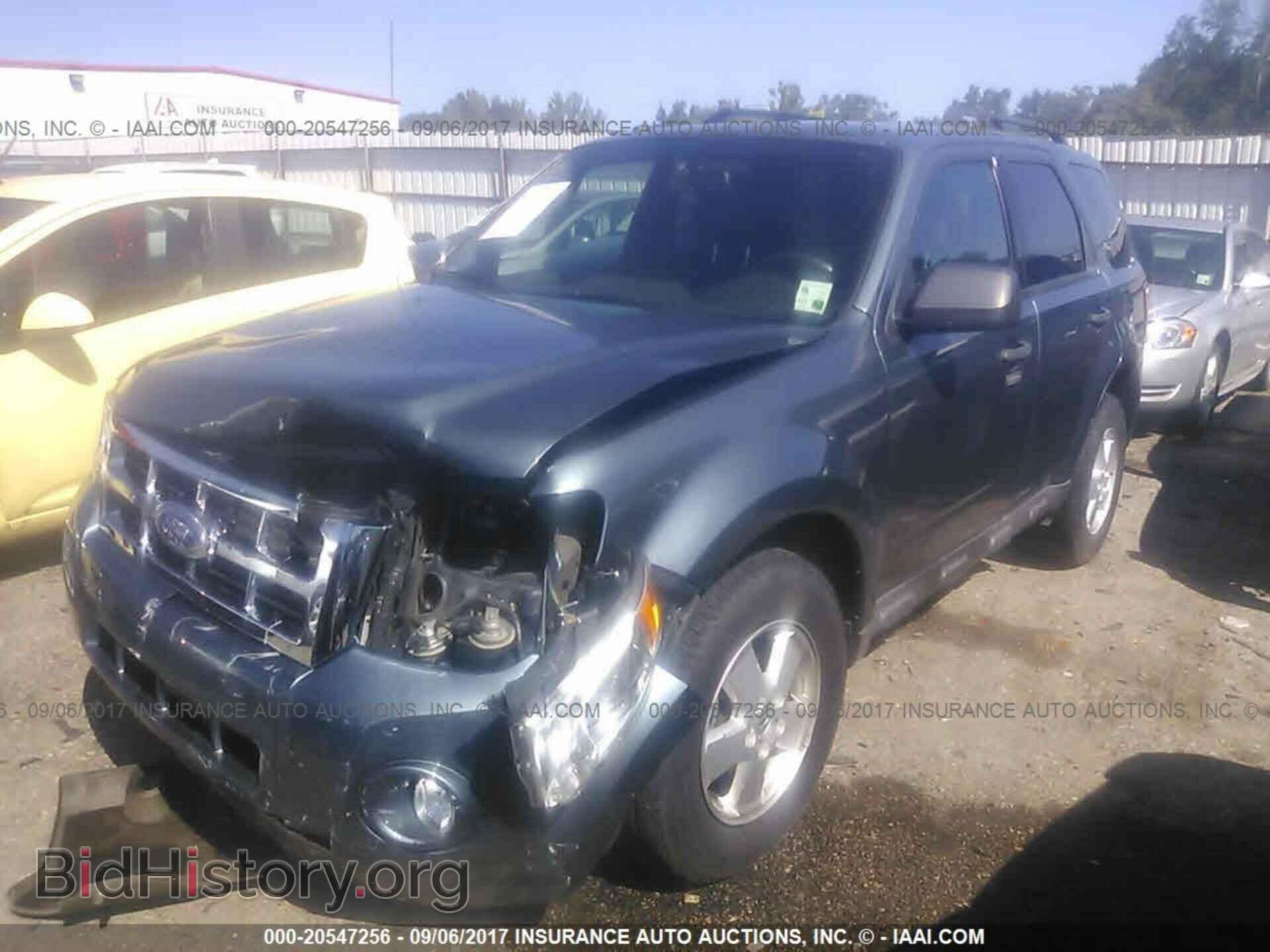 2011 Ford Escape - VIN: 1FMCU0D71BKC10019 - Photo 2