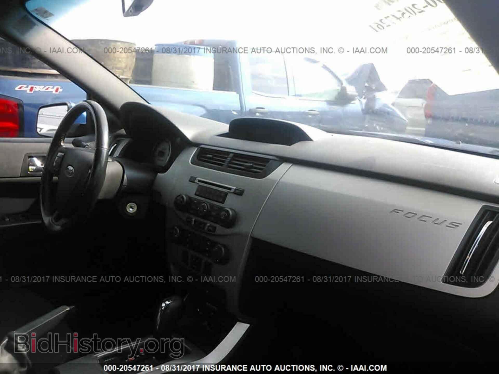 2011 Ford Focus - VIN: 1FAHP3GN9BW164208 - Фото 5