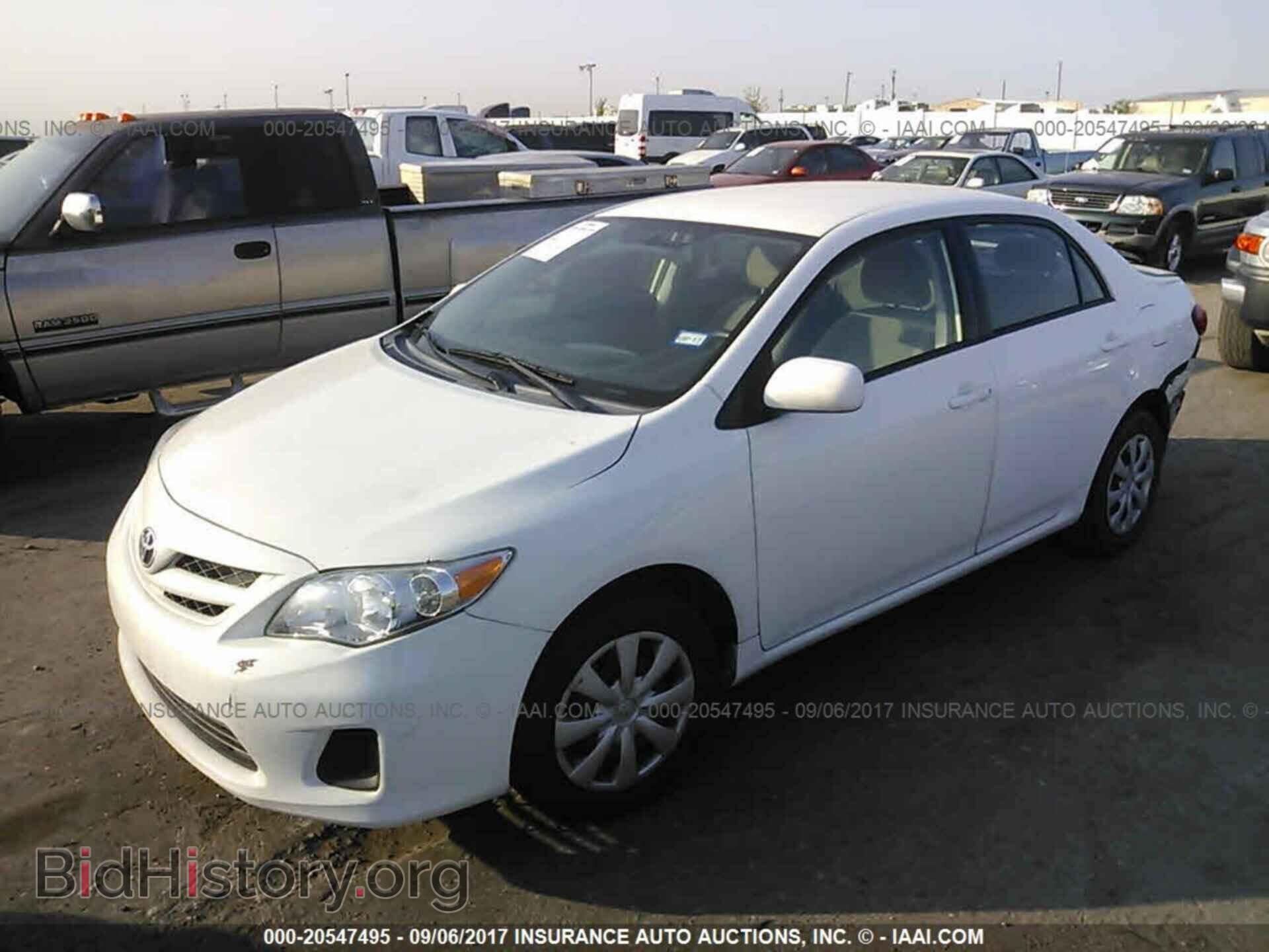 2011 Toyota Corolla - VIN: 2T1BU4EE7BC702575 - Фото 2