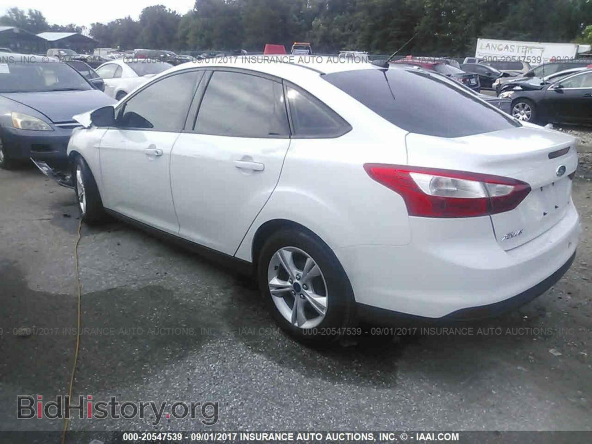 2014 Ford Focus - VIN: 1FADP3F22EL437372 - Photo 3