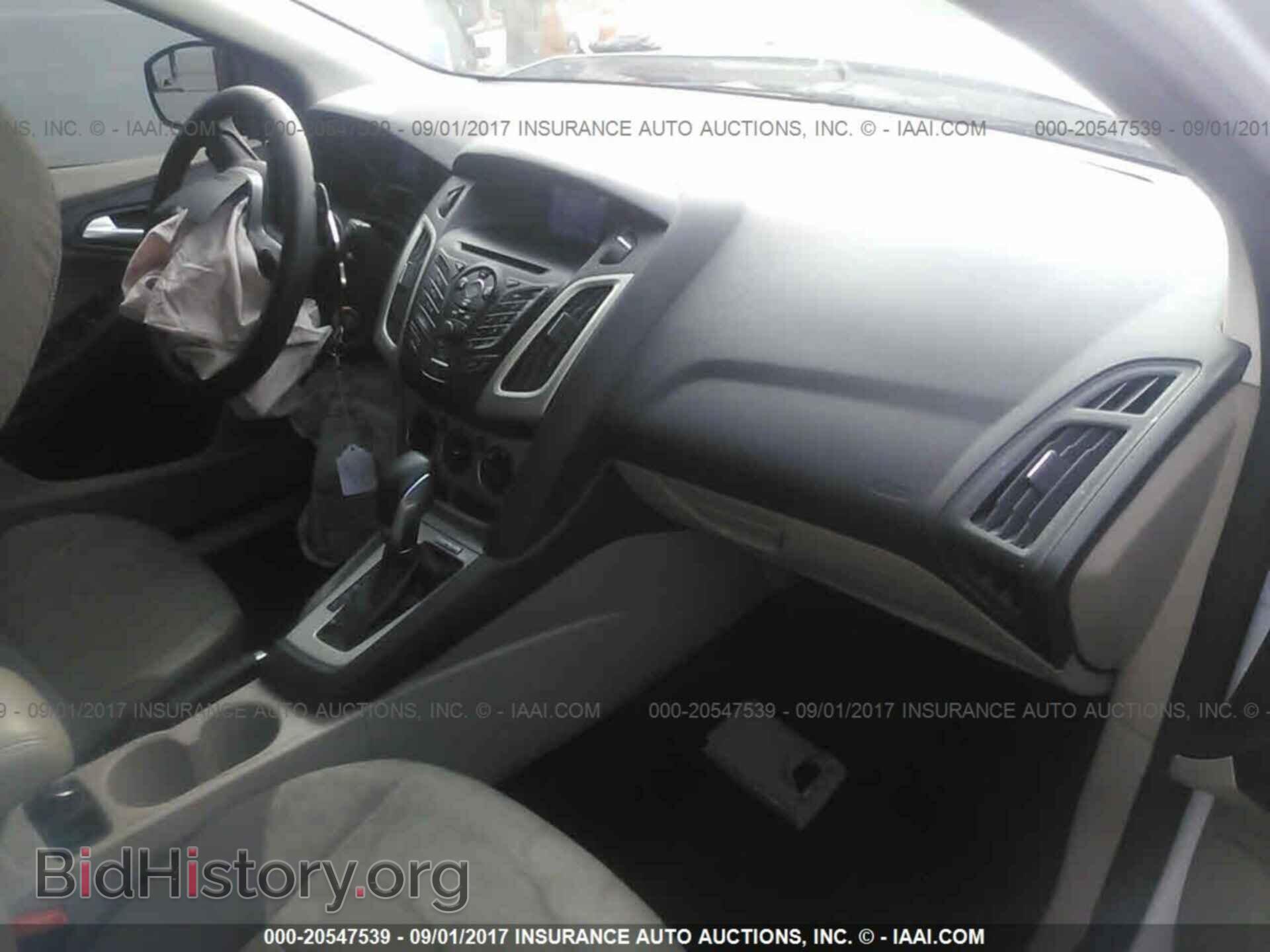 2014 Ford Focus - VIN: 1FADP3F22EL437372 - Photo 5
