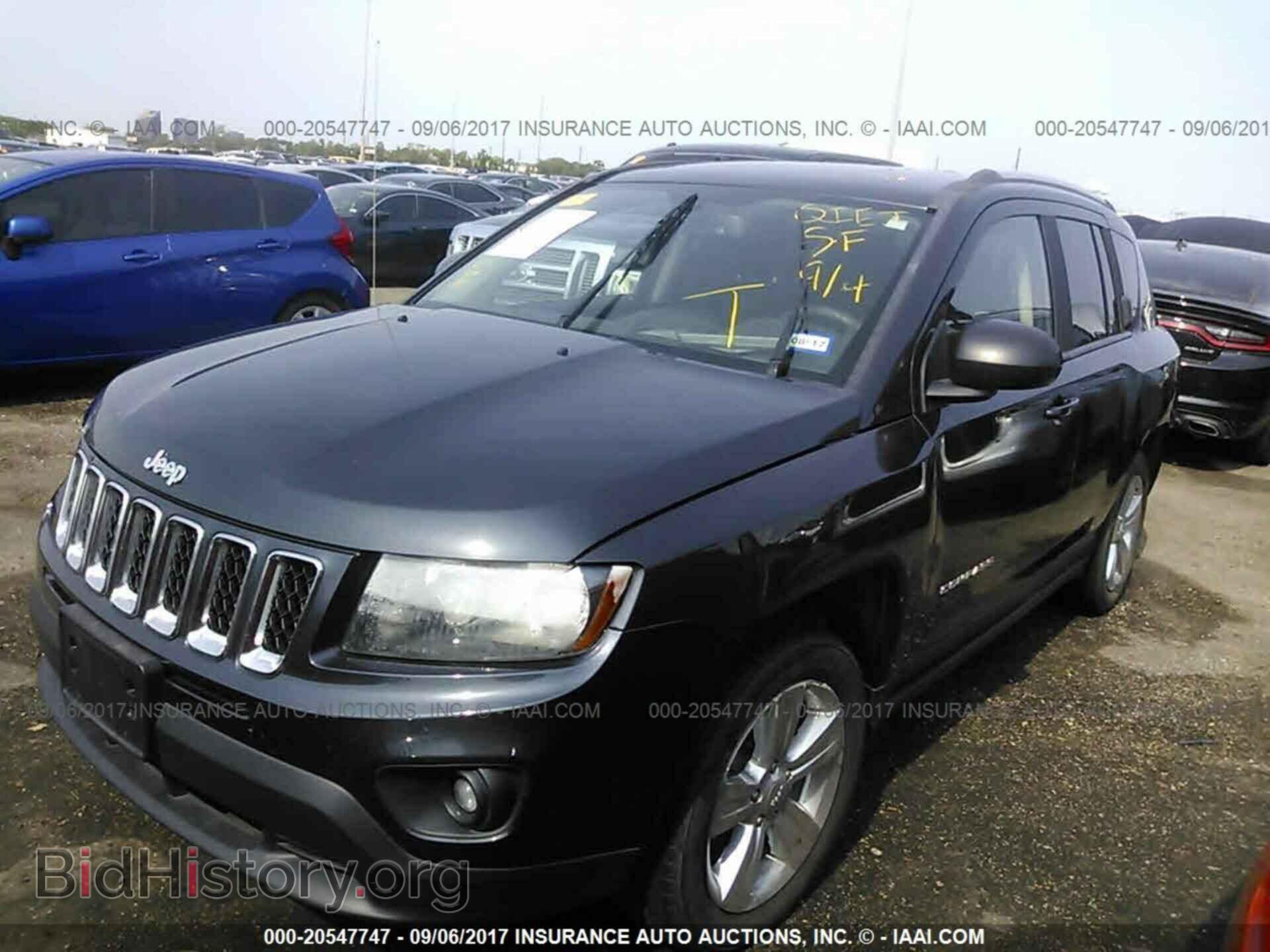 2016 Jeep Compass - VIN: 1C4NJCBA0GD568505 - Фото 2
