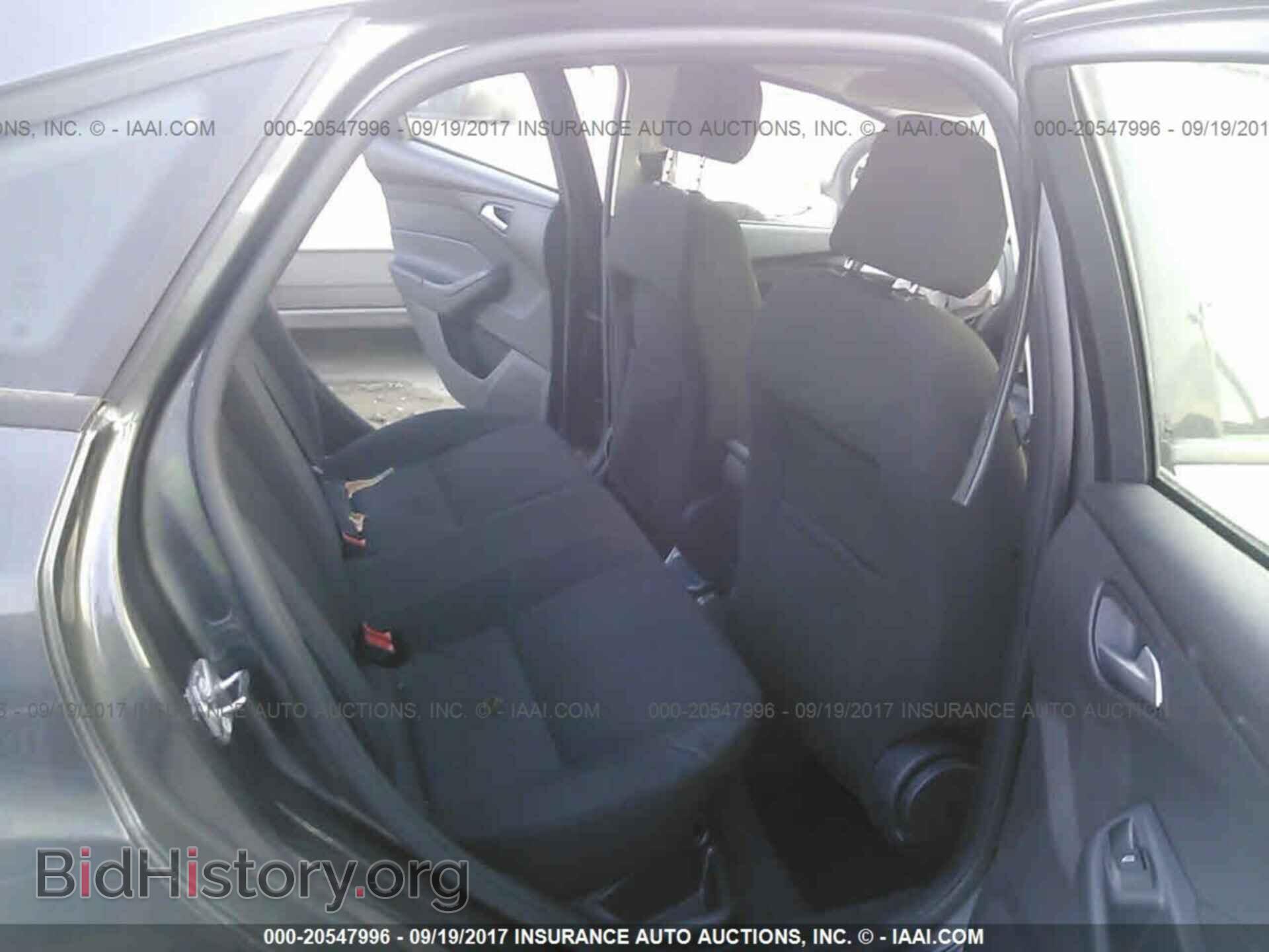2015 Ford Focus - VIN: 1FADP3F28FL203657 - Photo 8