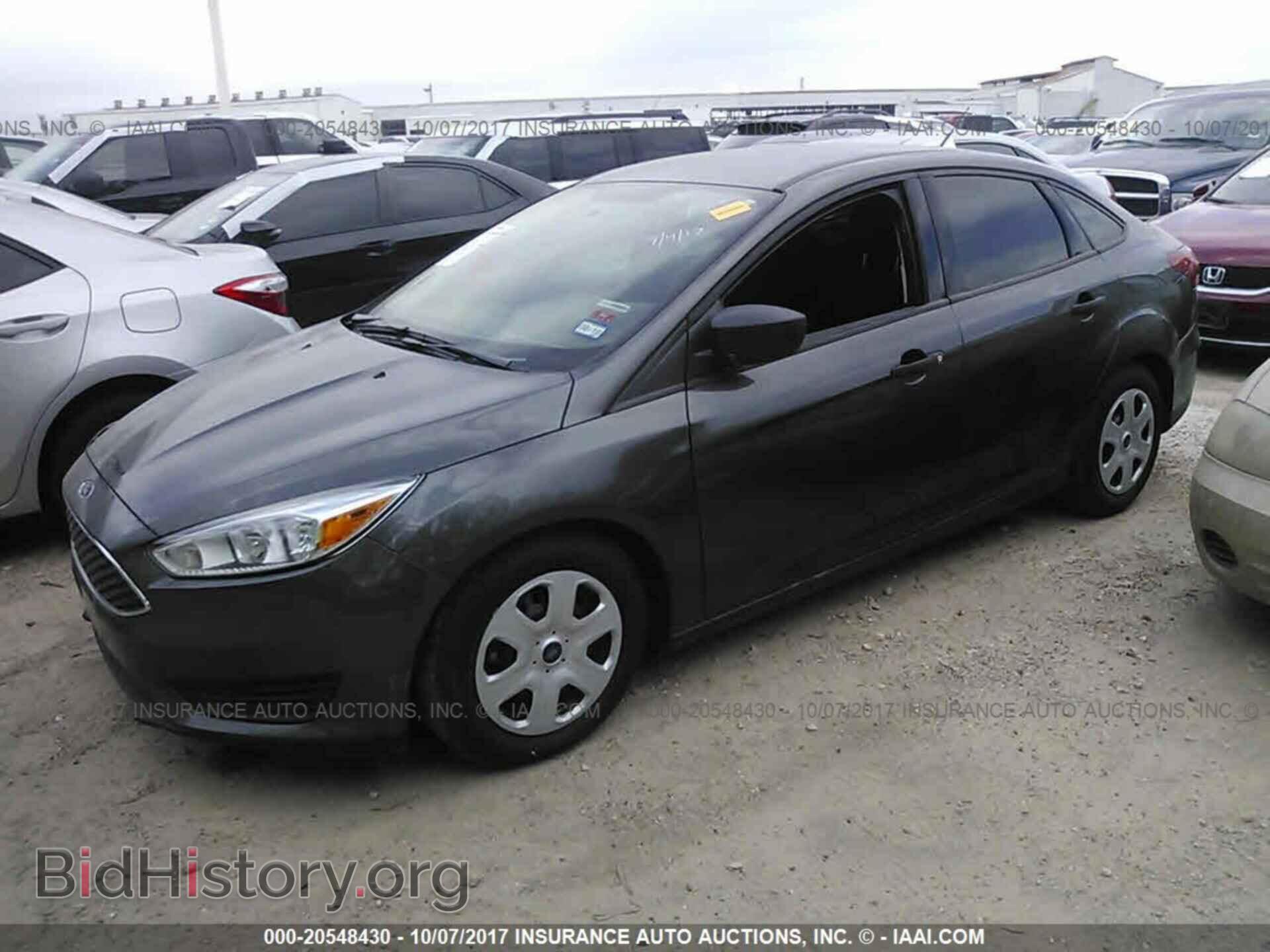 2016 Ford Focus - VIN: 1FADP3E25GL314928 - Photo 2