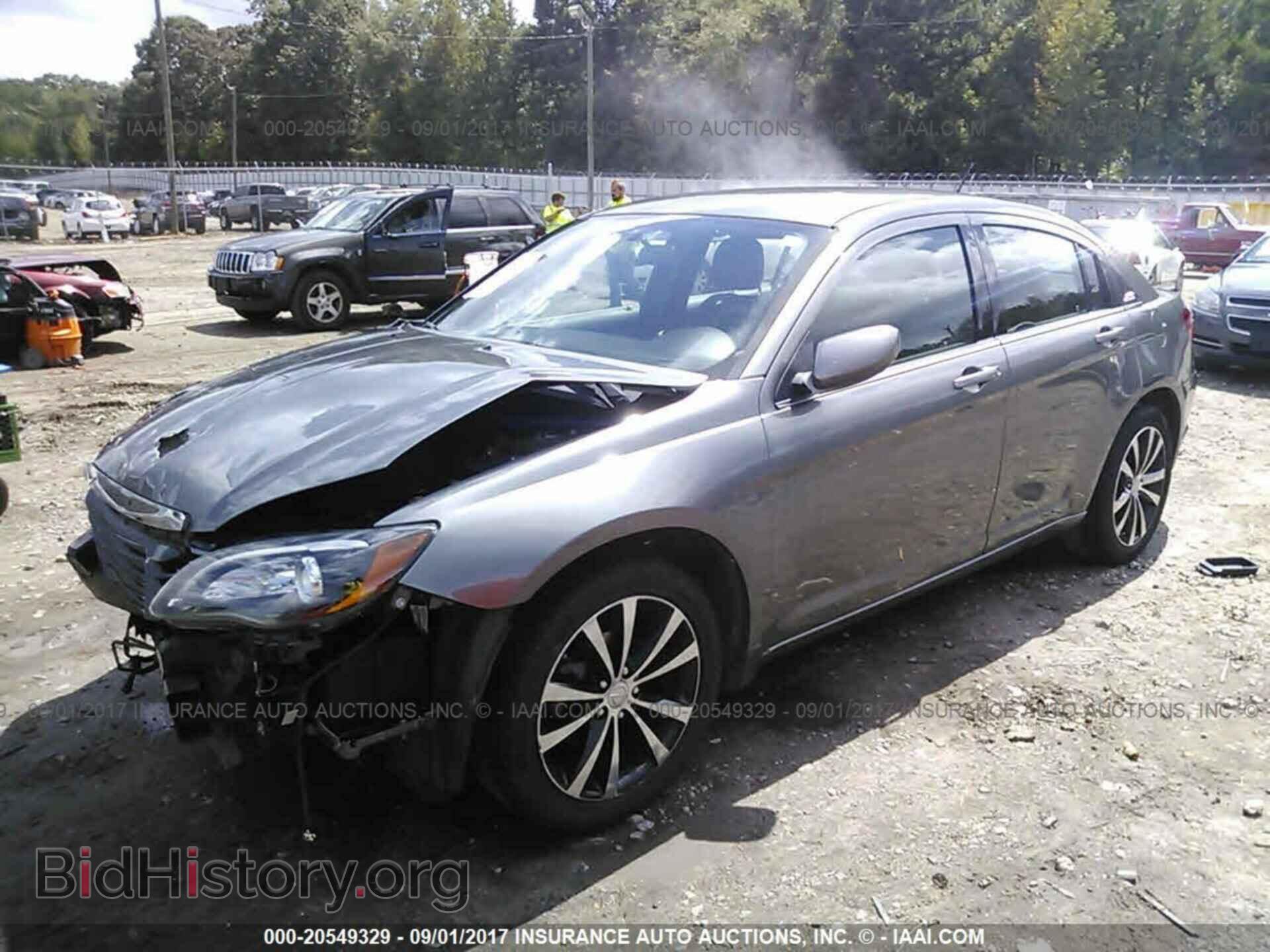 2013 Chrysler 200 - VIN: 1C3CCBBB3DN503680 - Фото 2
