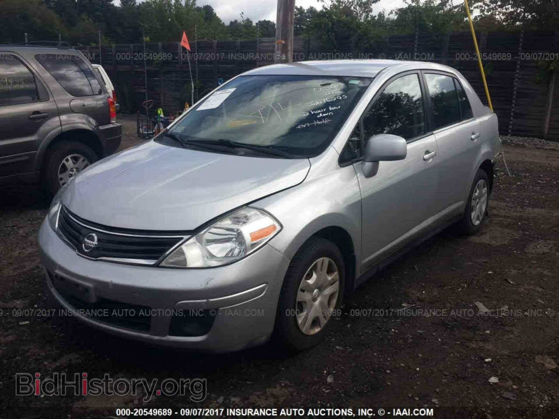 2011 Nissan Versa - VIN: 3N1BC1AP2BL393073 - Фото 2