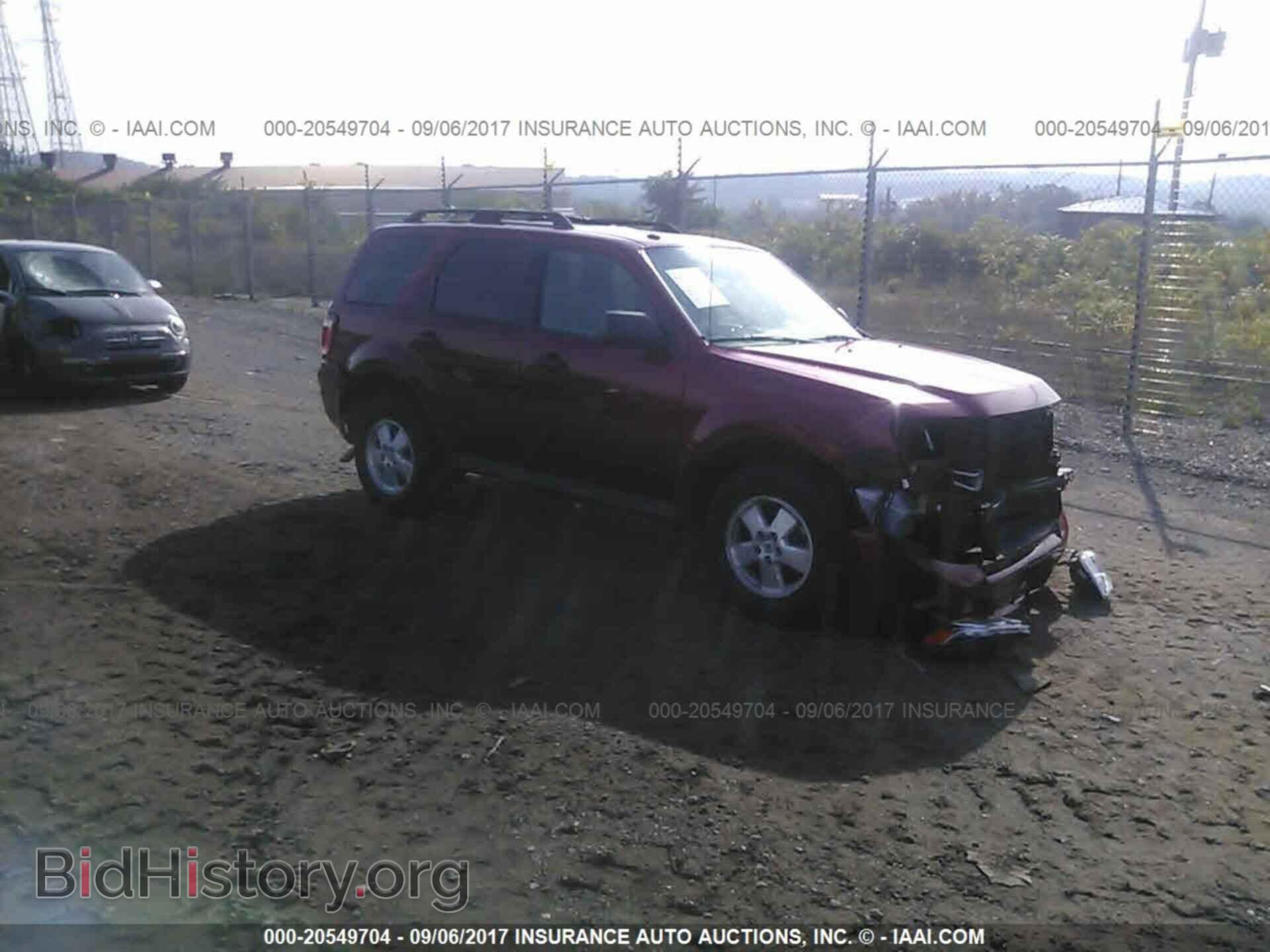 Photo 1FMCU0D77BKB96613 - Ford Escape 2011
