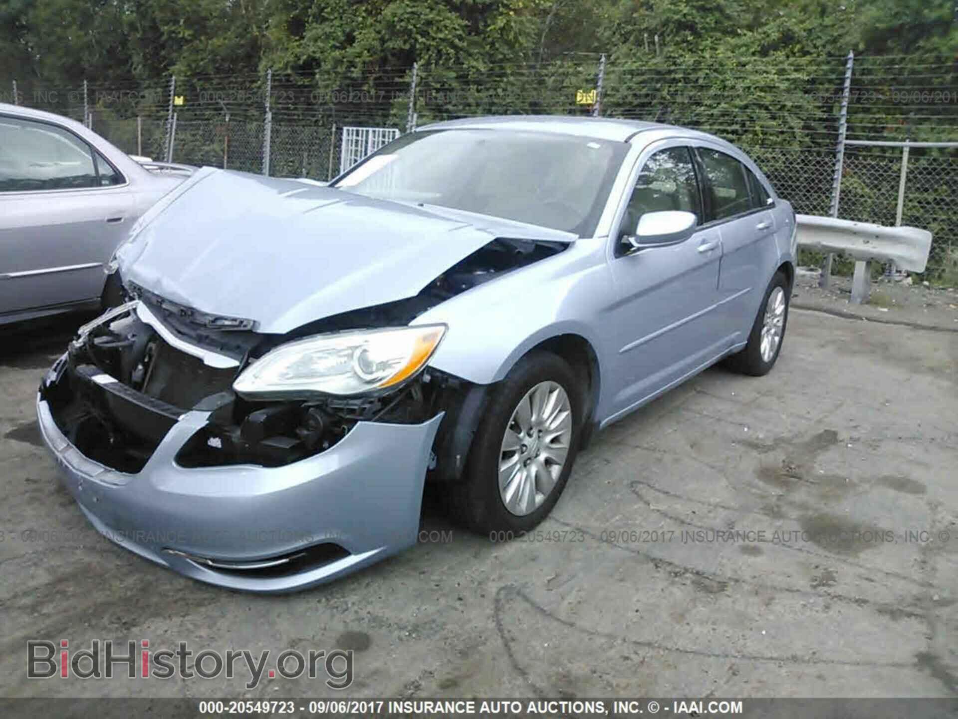 2013 Chrysler 200 - VIN: 1C3CCBAB8DN568588 - Photo 2