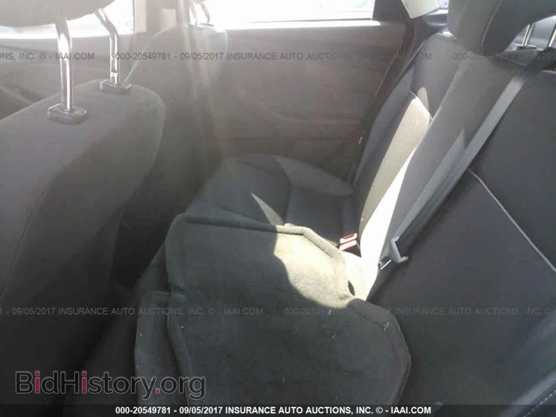 2012 Ford Focus - VIN: 1FAHP3F22CL217793 - Photo 8