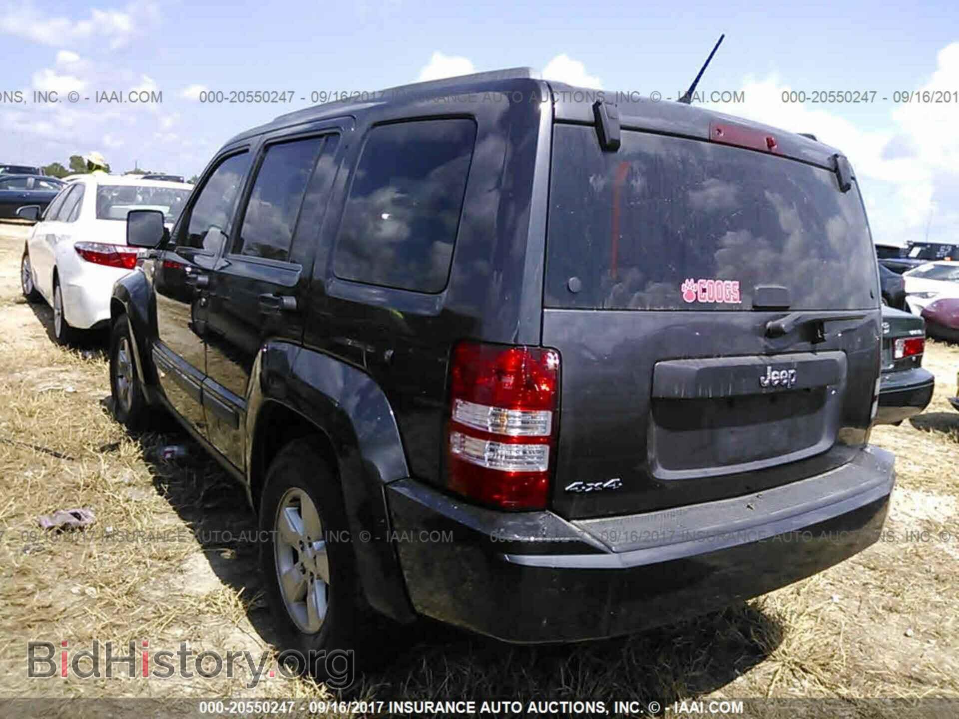 2011 Jeep Liberty - VIN: 1J4PN2GK2BW588206 - Фото 3