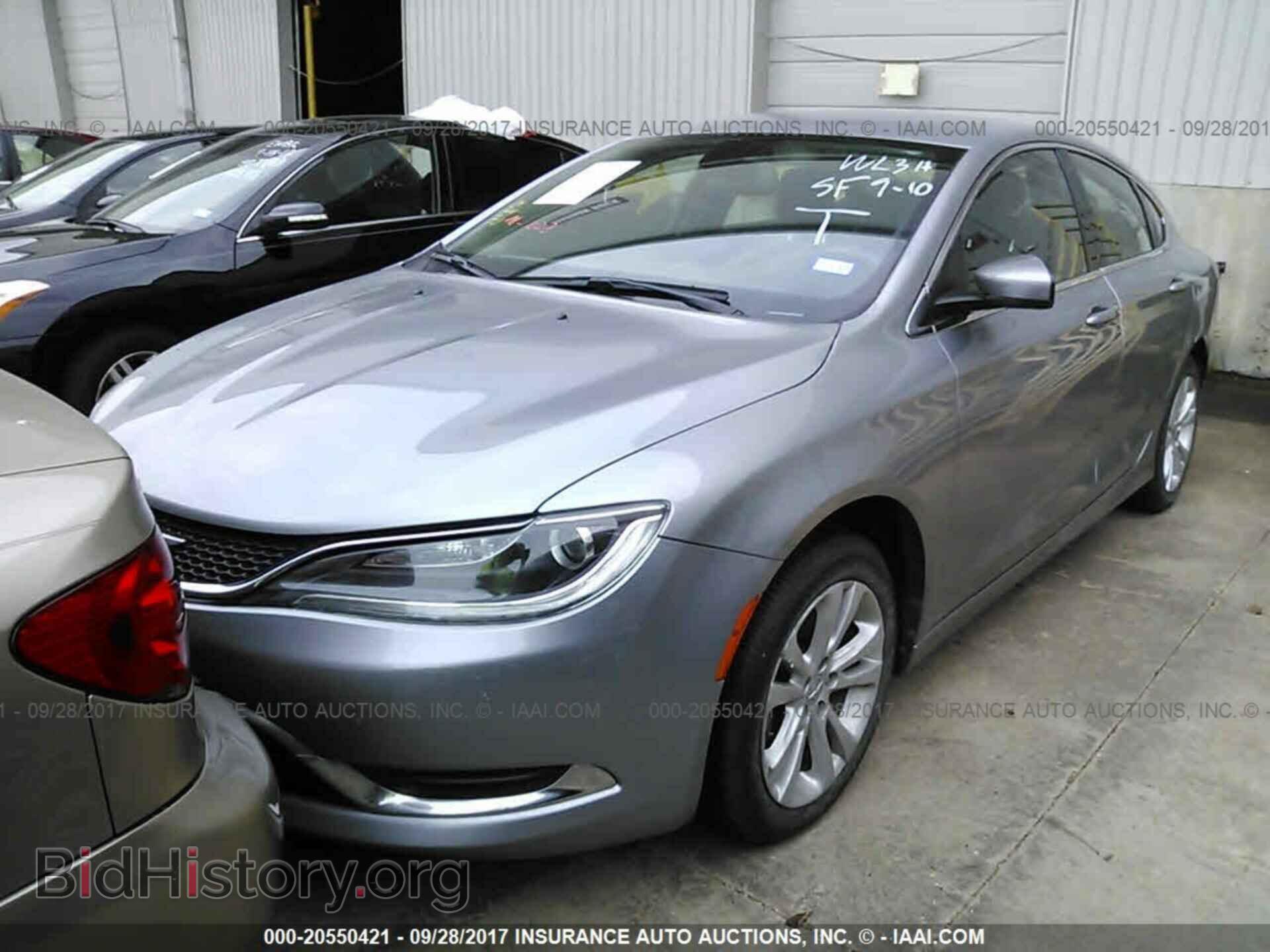 2016 Chrysler 200 - VIN: 1C3CCCAB1GN102334 - Photo 2