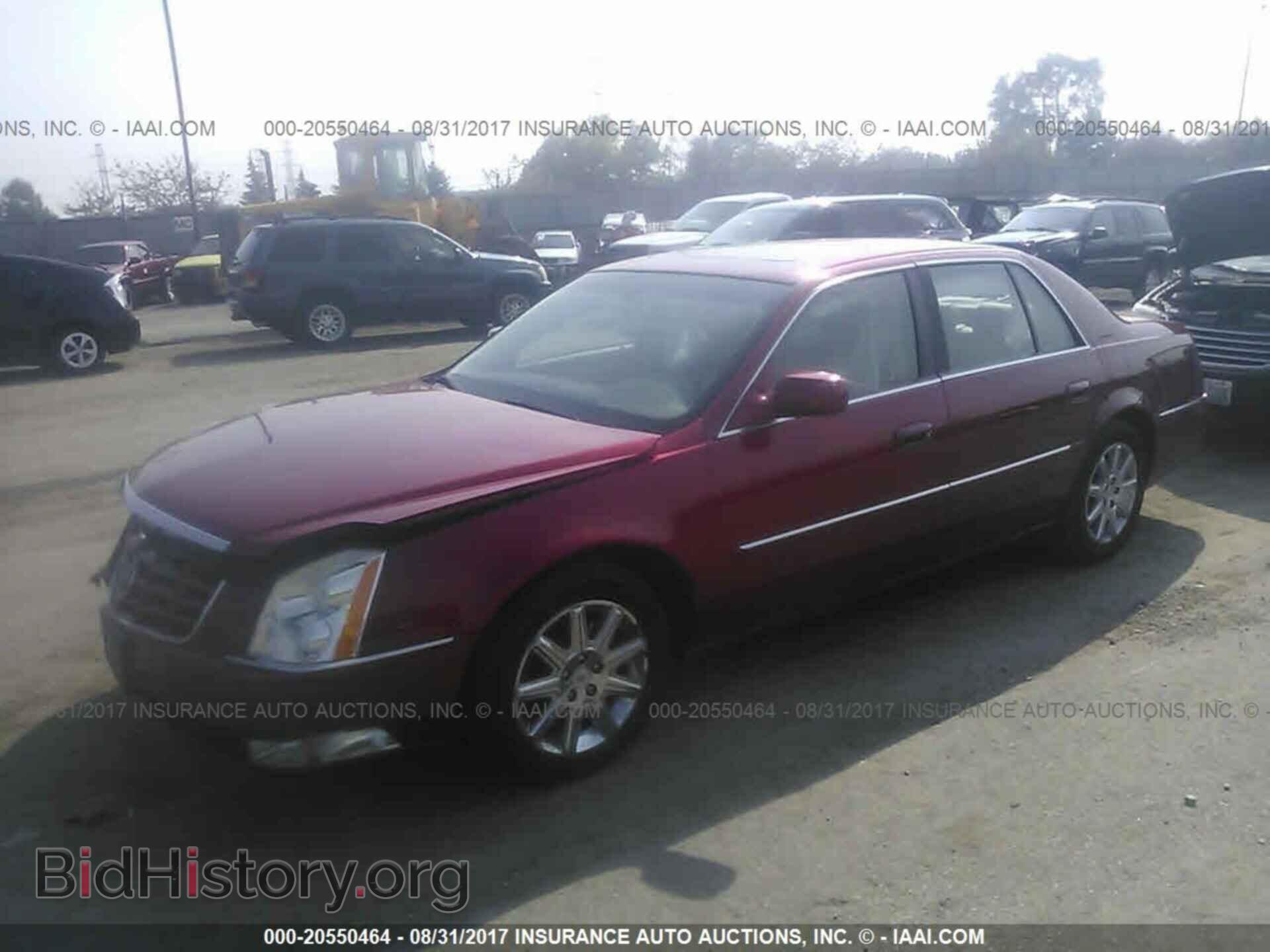 2011 Cadillac Dts - VIN: 1G6KH5E66BU117155 - Фото 2