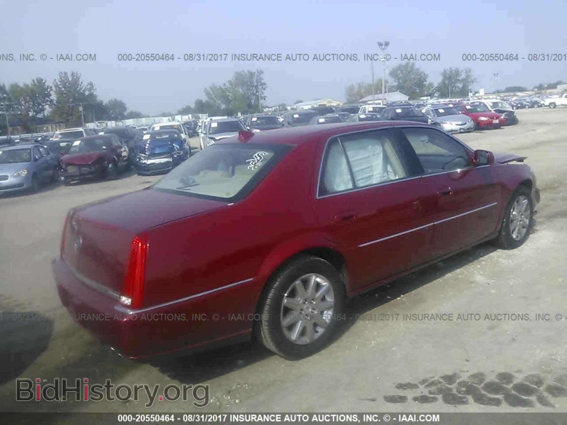 2011 Cadillac Dts - VIN: 1G6KH5E66BU117155 - Фото 4