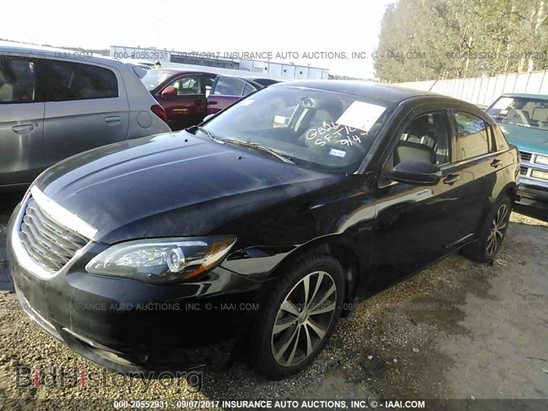 2013 Chrysler 200 - VIN: 1C3CCBBB1DN609612 - Photo 2