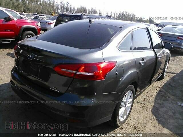2016 Ford Focus - VIN: 1FADP3F28GL360073 - Photo 4