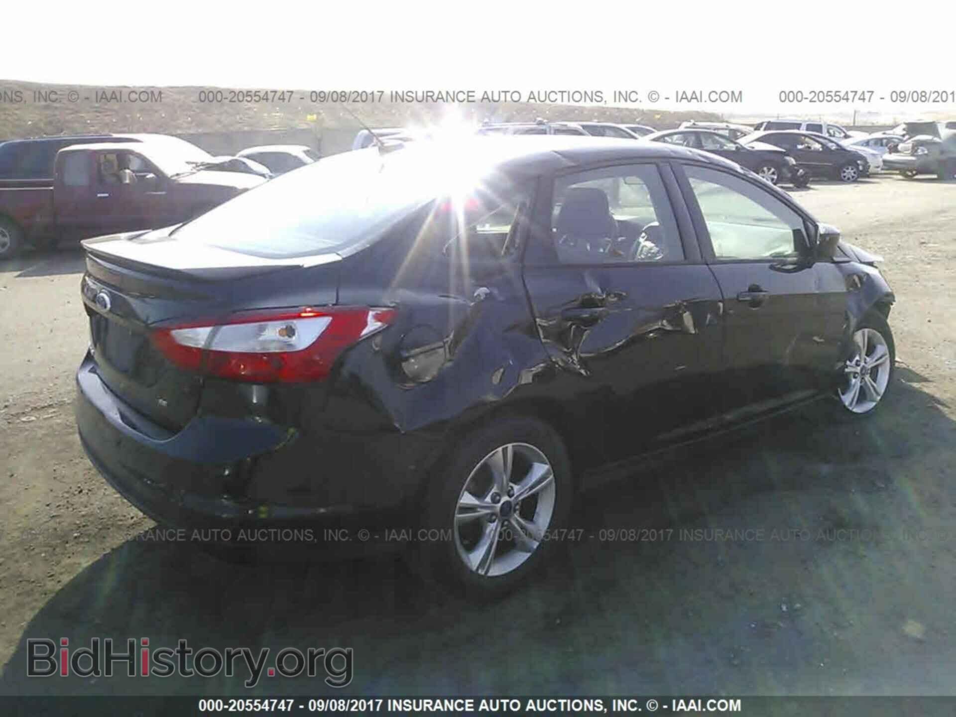 2012 Ford Focus - VIN: 1FAHP3F20CL295327 - Photo 4