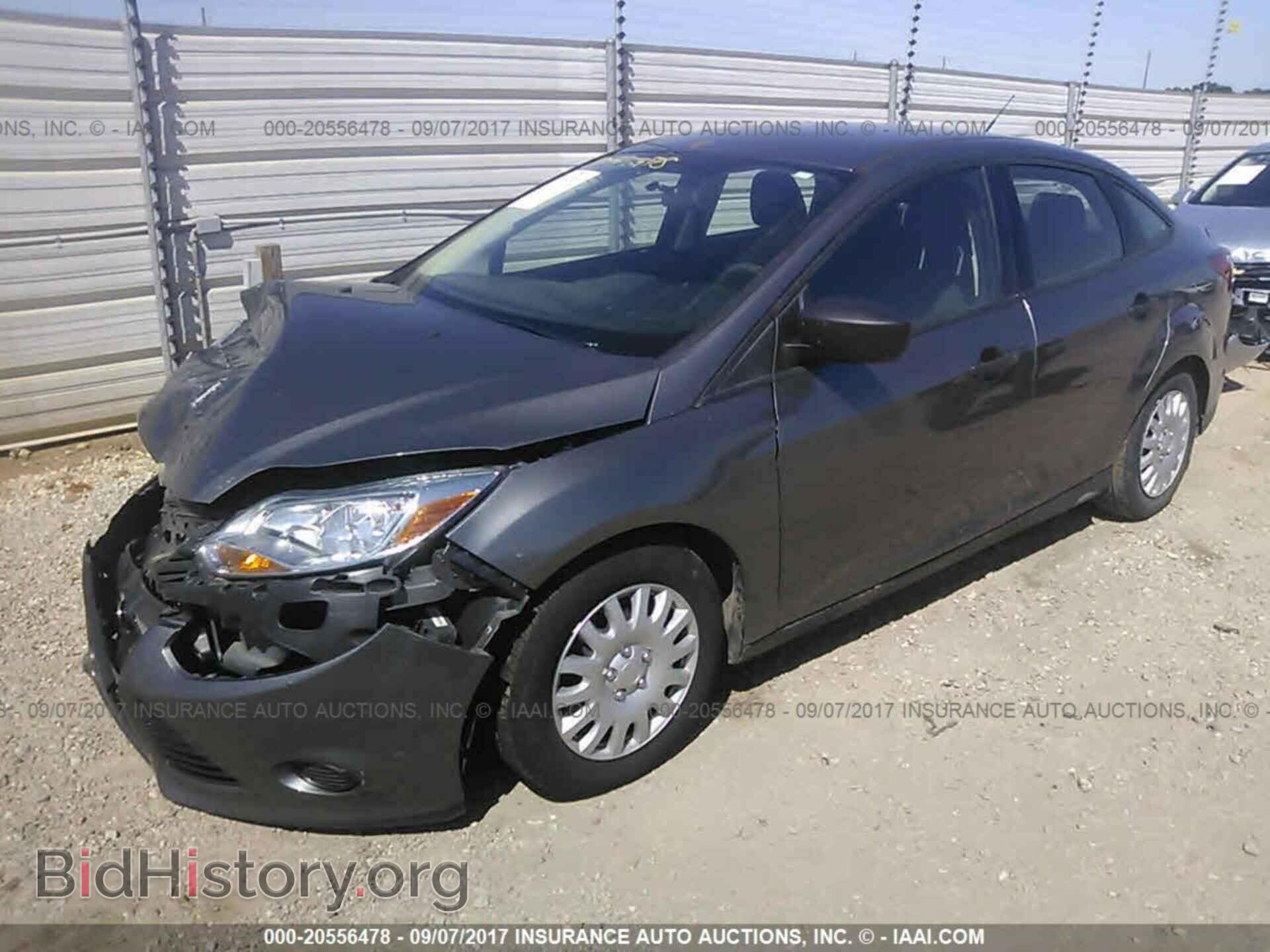 2014 Ford Focus - VIN: 1FADP3E29EL411952 - Photo 2