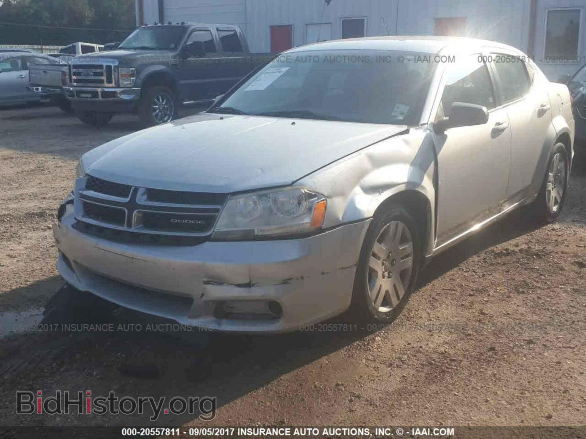 2011 Dodge Avenger - VIN: 1B3BD4FB7BN501830 - Фото 2