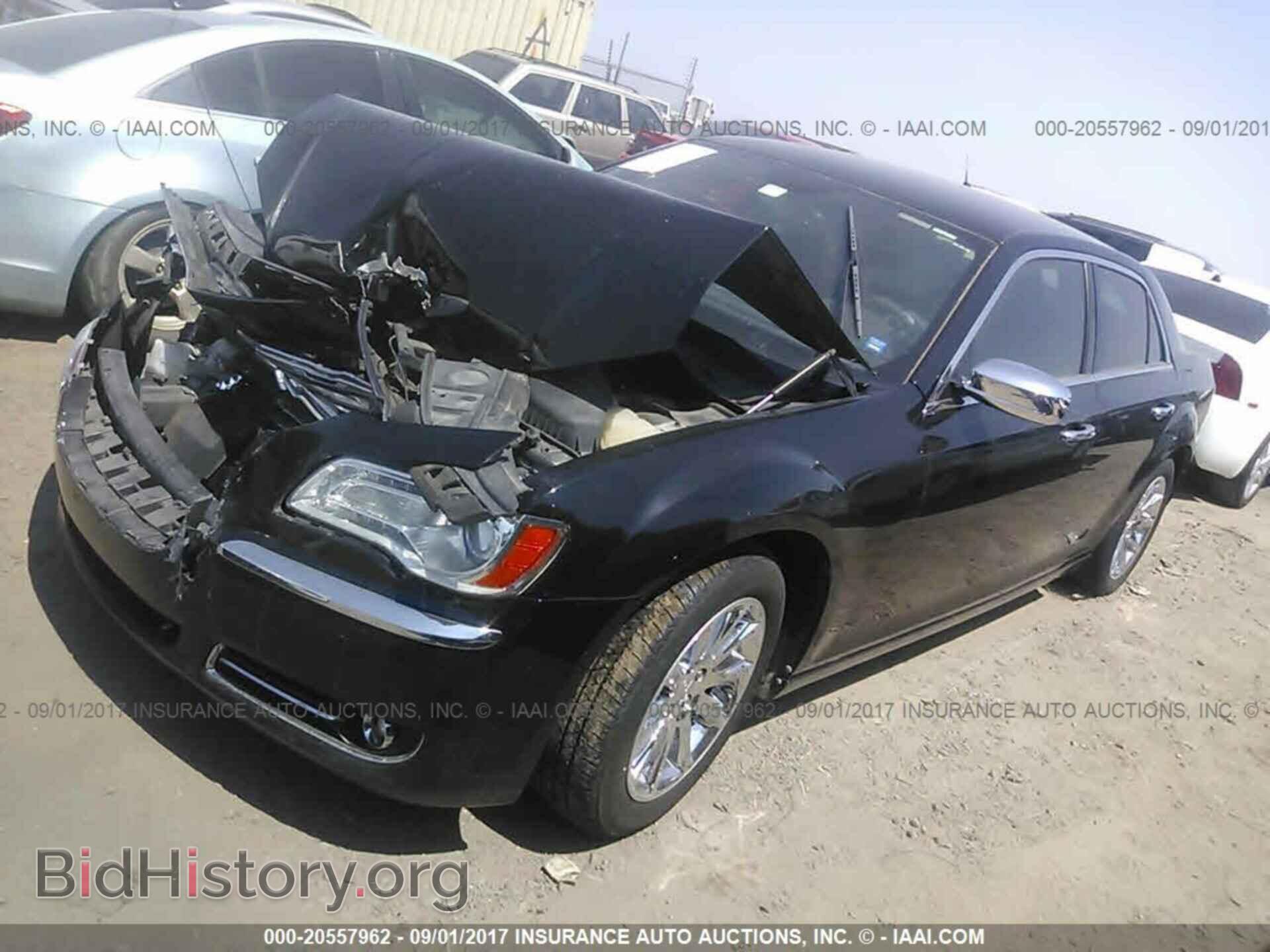 2013 Chrysler 300c - VIN: 2C3CCAEGXDH621560 - Фото 2