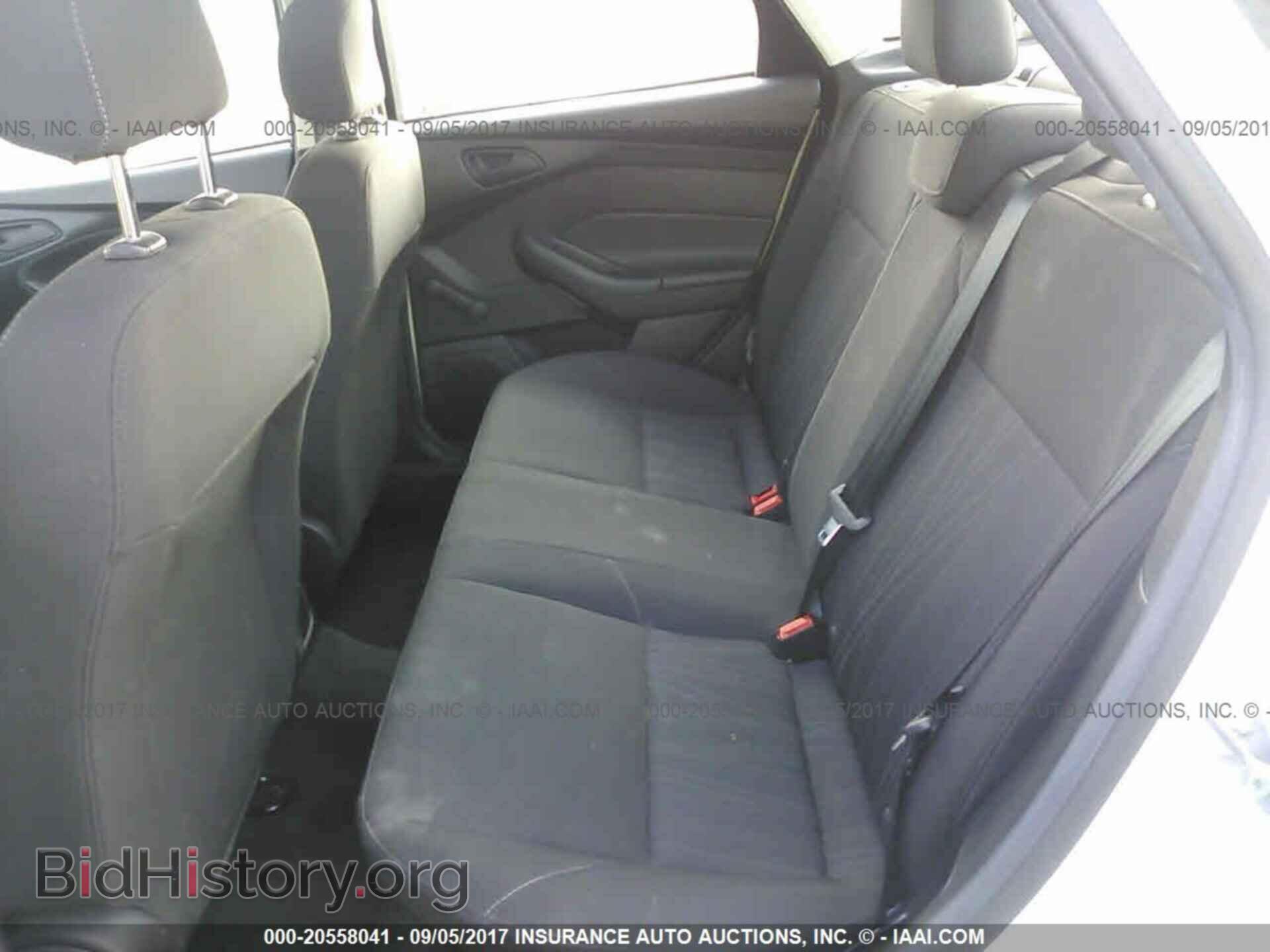 2016 Ford Focus - VIN: 1FADP3E26GL393218 - Photo 8