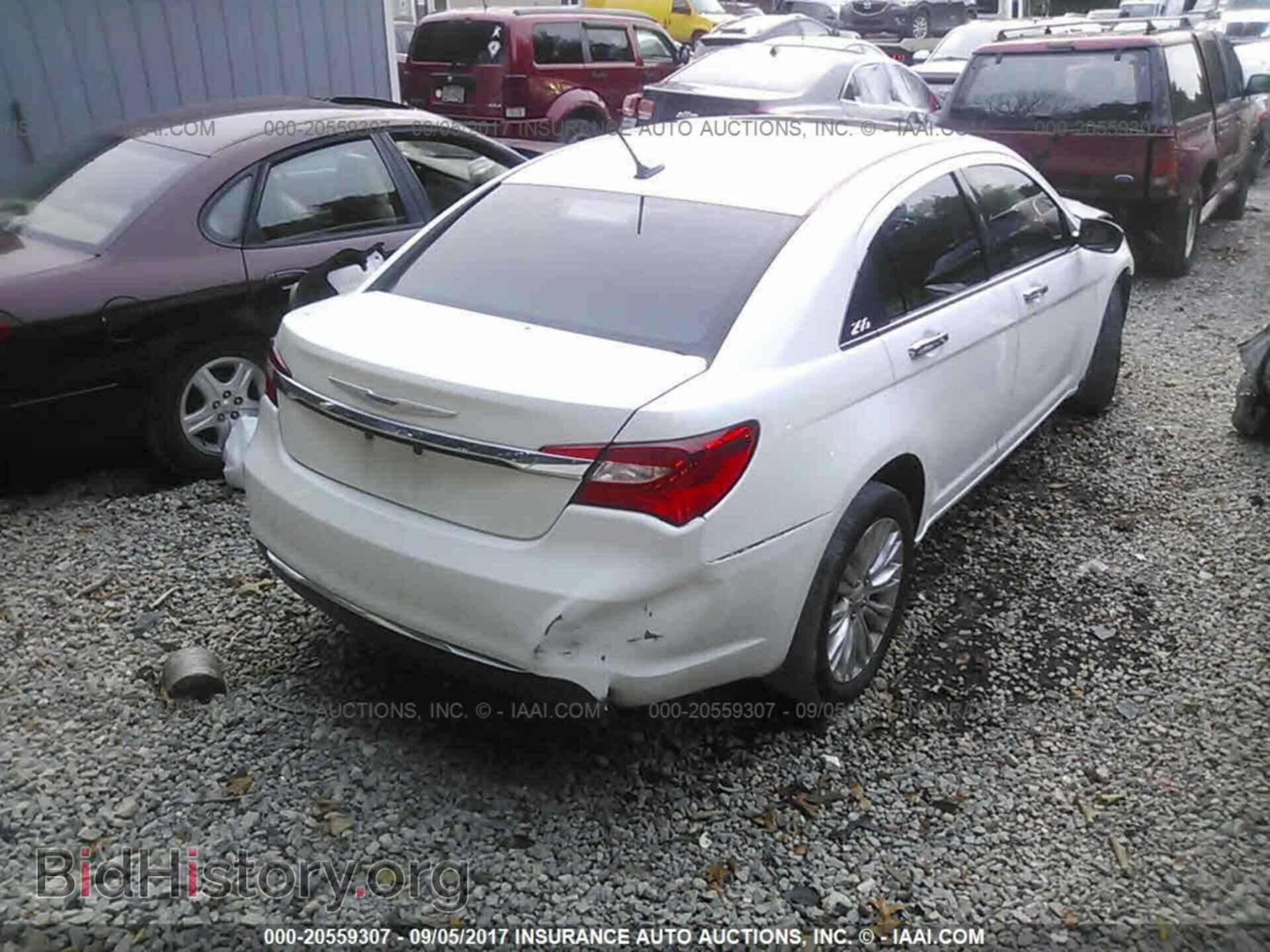 2011 Chrysler 200 - VIN: 1C3BC2FG0BN548459 - Фото 4
