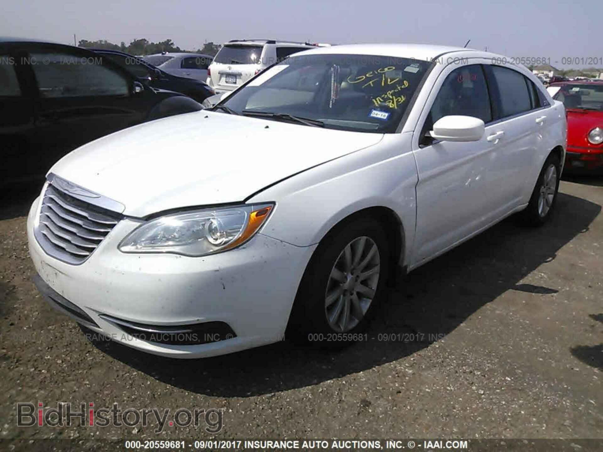 2013 Chrysler 200 - VIN: 1C3CCBBB4DN601665 - Photo 2
