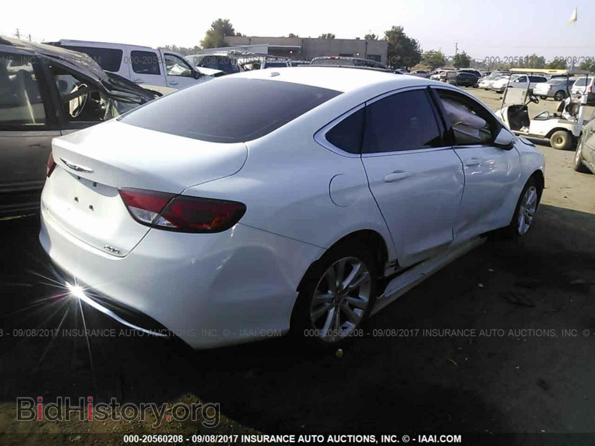 2015 Chrysler 200 - VIN: 1C3CCCAB6FN694330 - Photo 4
