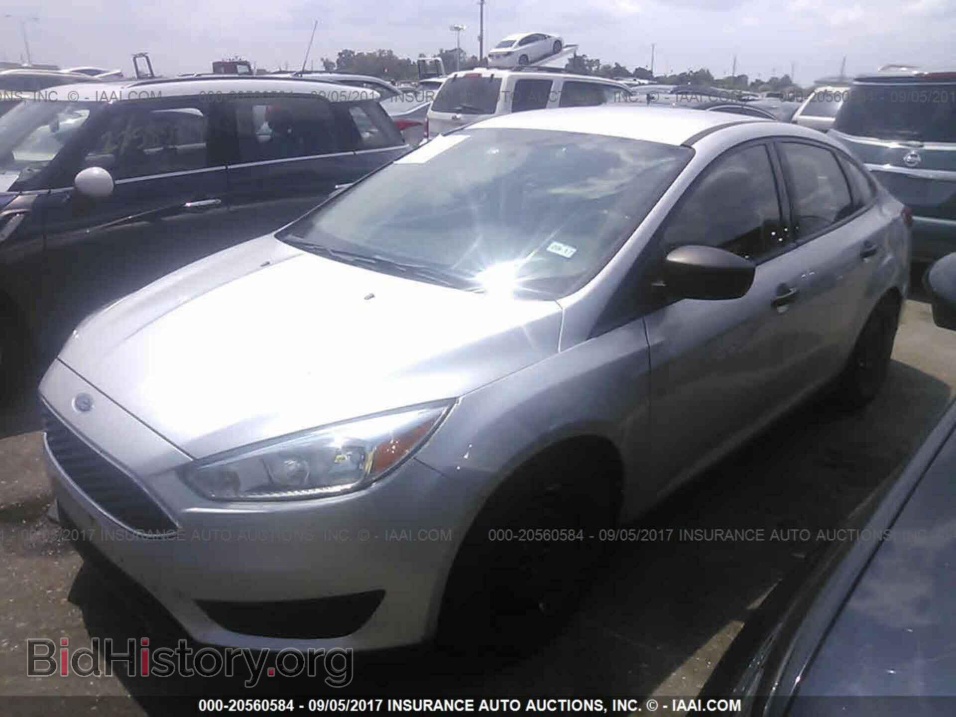 2015 Ford Focus - VIN: 1FADP3E23FL240374 - Photo 2