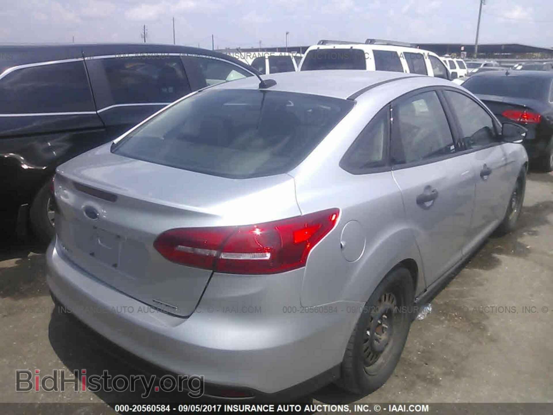2015 Ford Focus - VIN: 1FADP3E23FL240374 - Photo 4