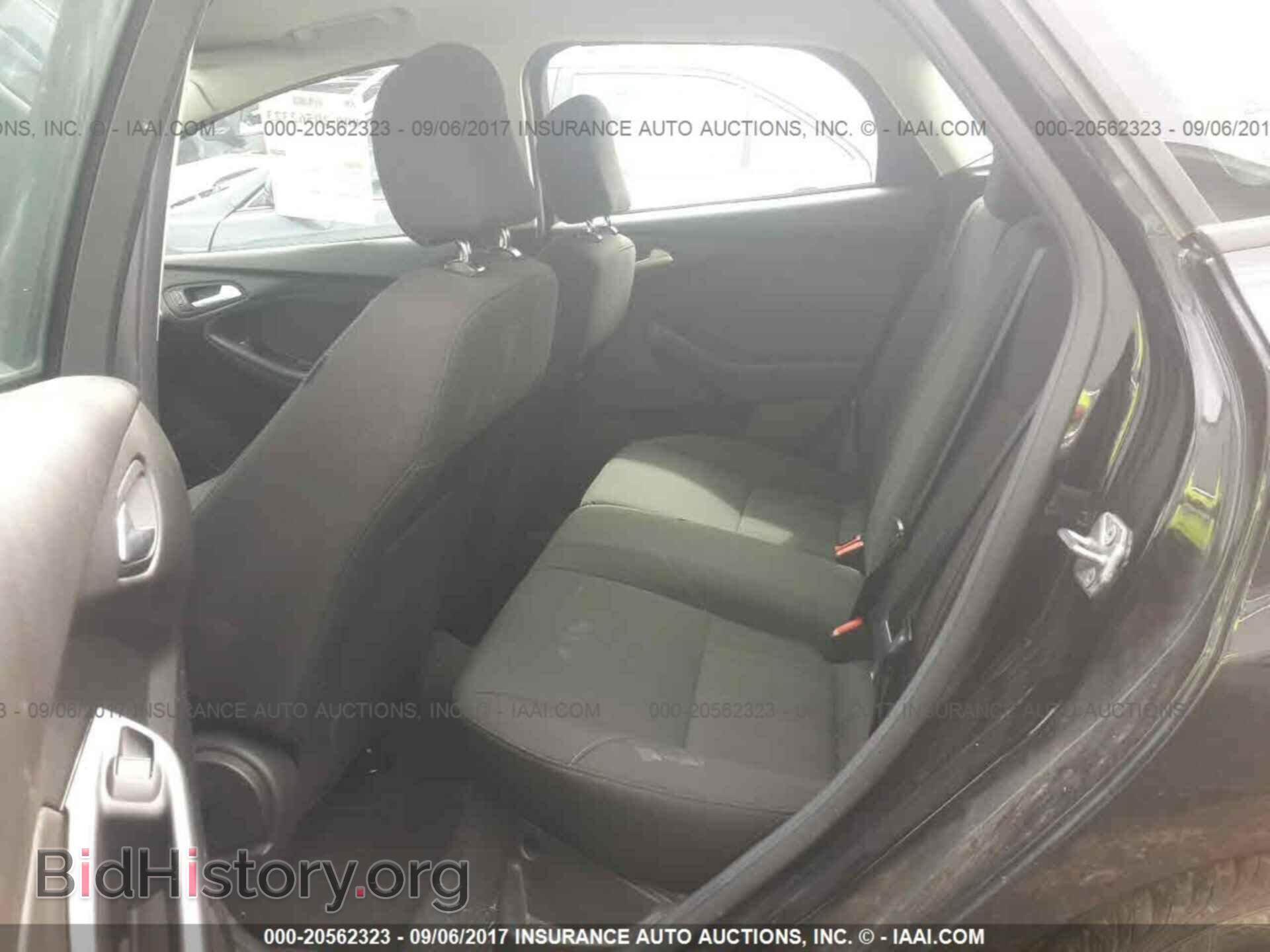 2016 Ford Focus - VIN: 1FADP3K29GL378636 - Photo 8