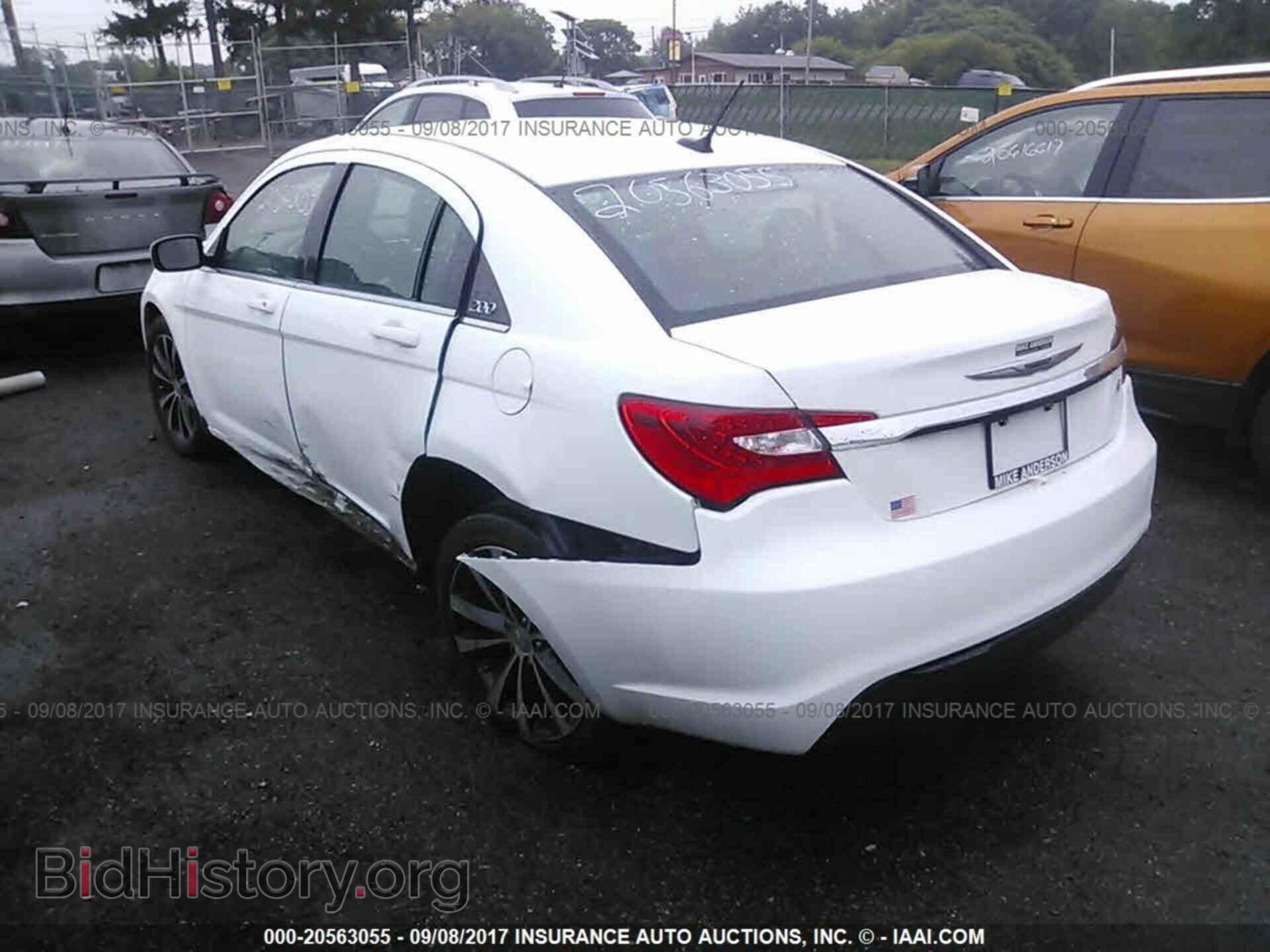 2013 Chrysler 200 - VIN: 1C3CCBCG0DN747376 - Photo 3