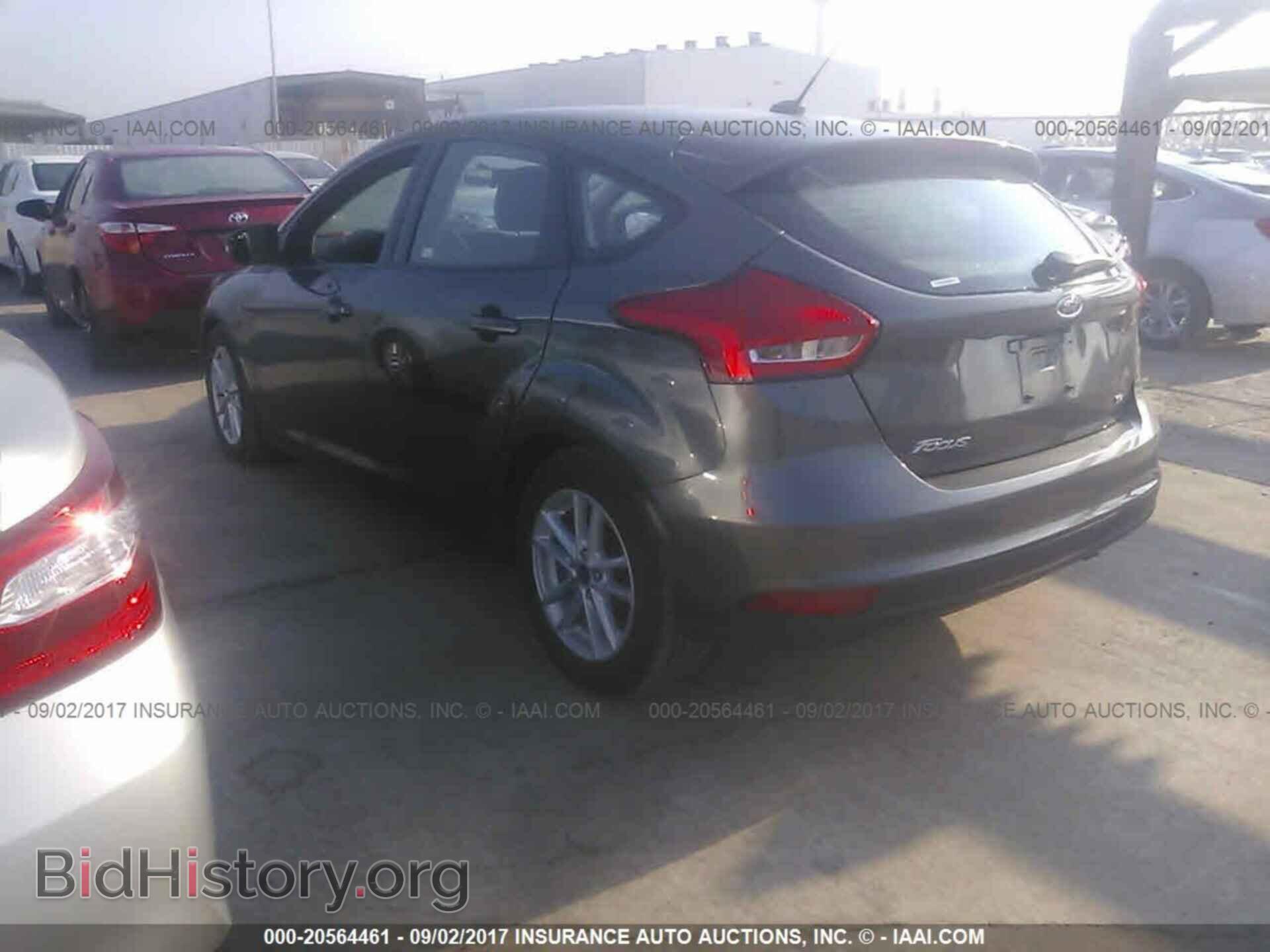 2017 Ford Focus - VIN: 1FADP3K26HL267267 - Photo 3