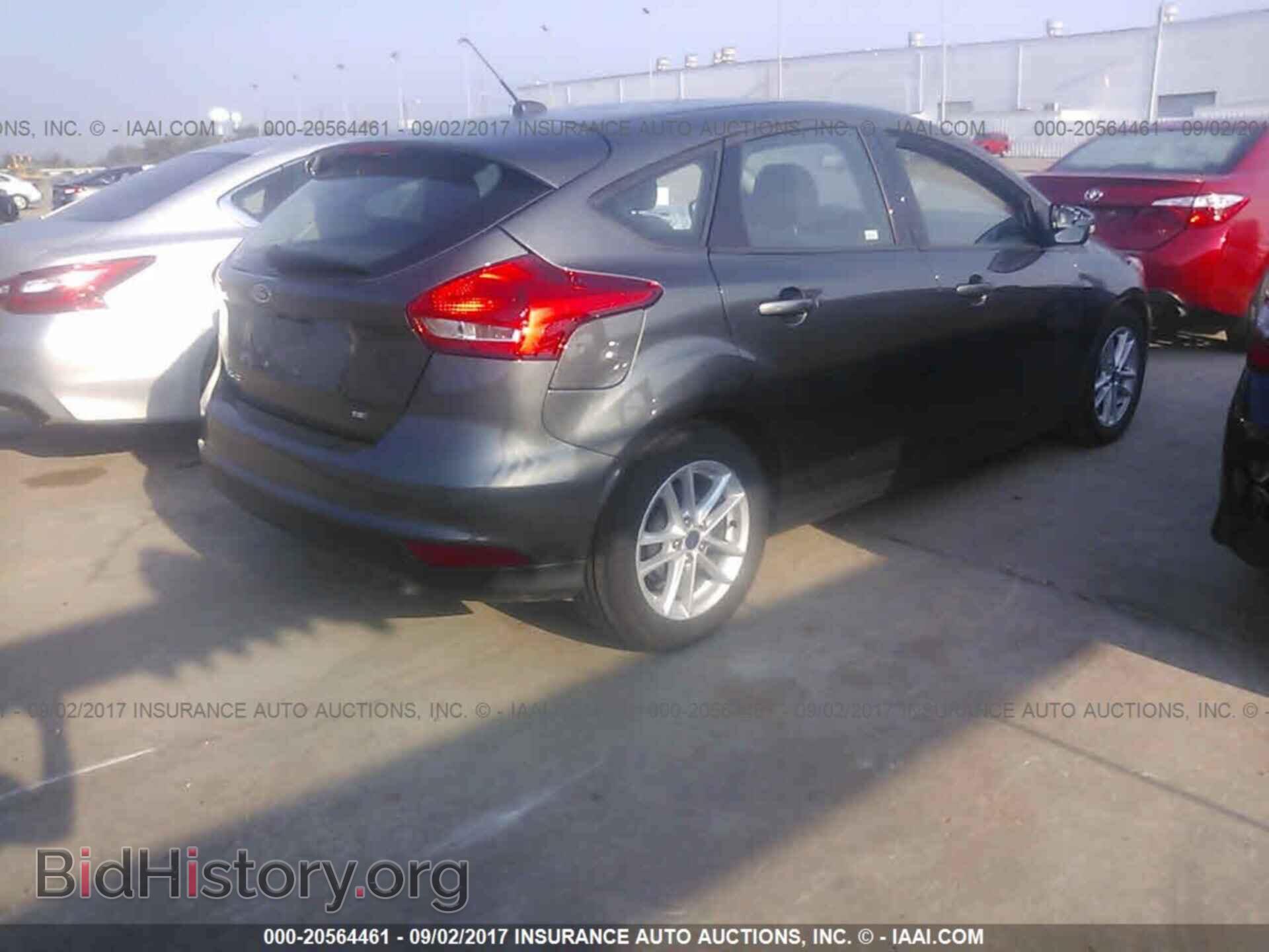 2017 Ford Focus - VIN: 1FADP3K26HL267267 - Photo 4