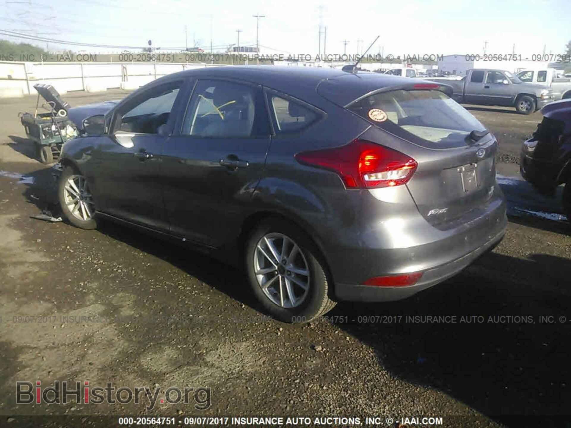 2016 Ford Focus - VIN: 1FADP3K25GL243752 - Photo 3