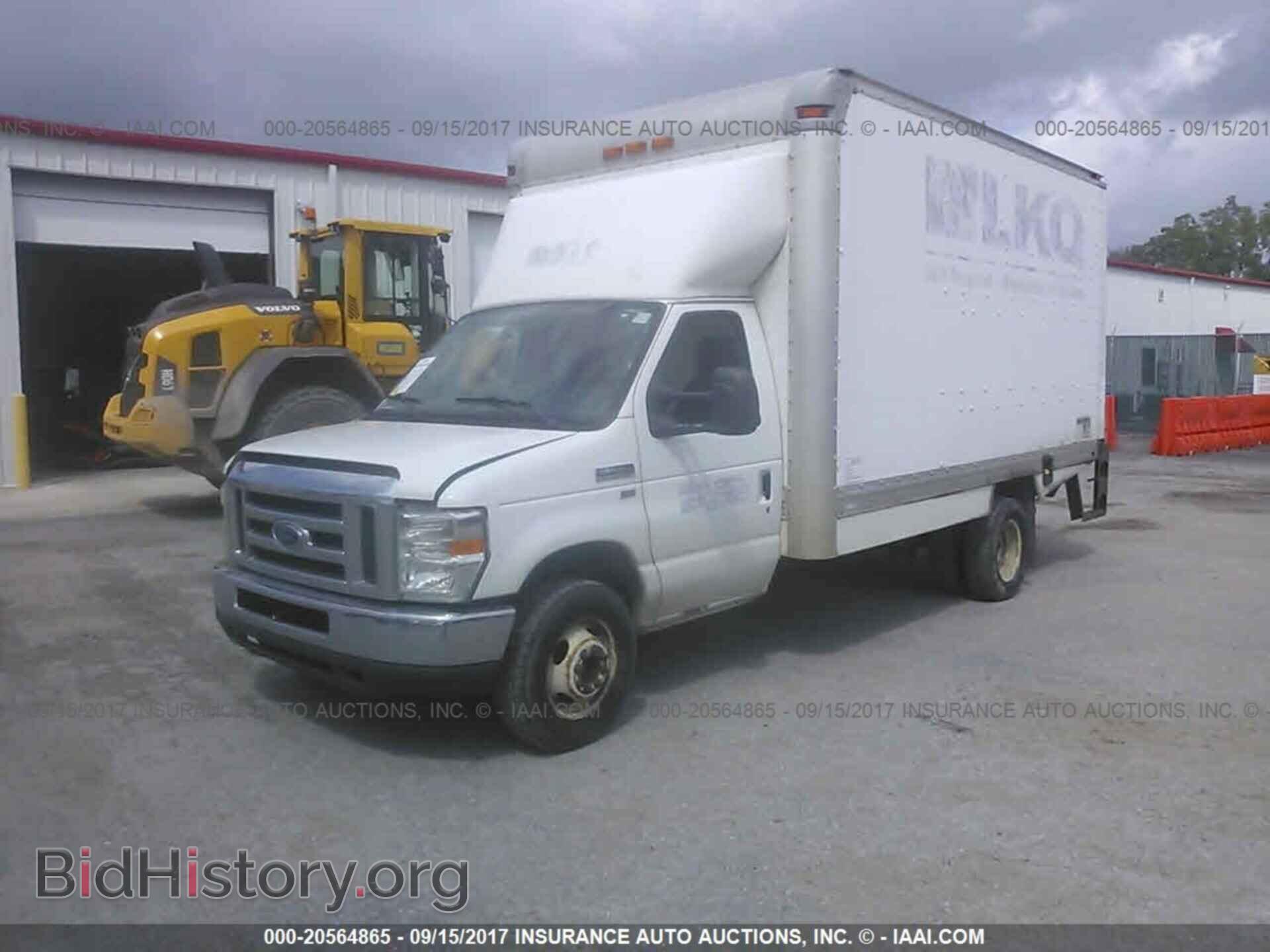 2011 Ford Econoline - VIN: 1FDSE3FL0BDA68464 - Фото 2