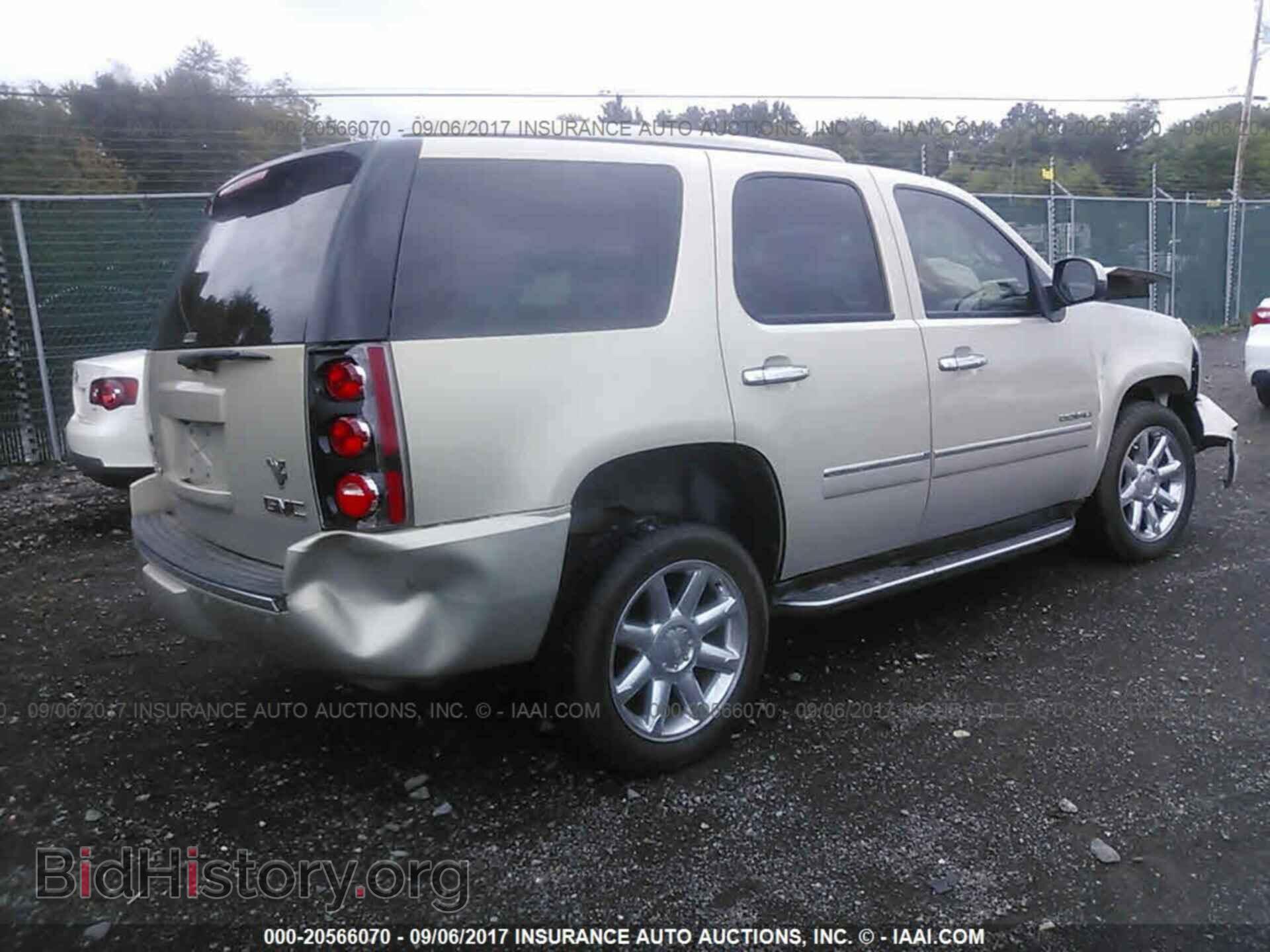 2011 Gmc Yukon - VIN: 1GKS2EEF3BR249408 - Photo 4
