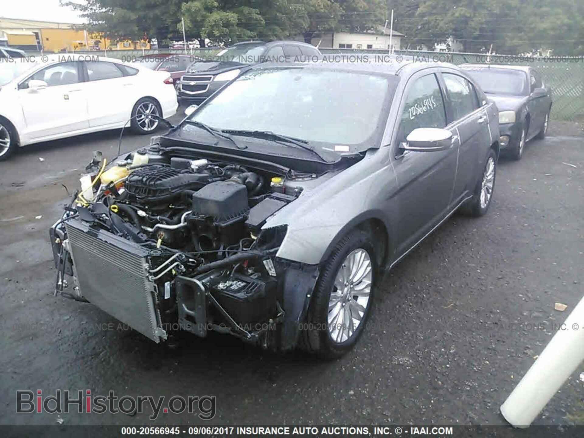 2012 Chrysler 200 - VIN: 1C3CCBCG9CN326576 - Photo 2