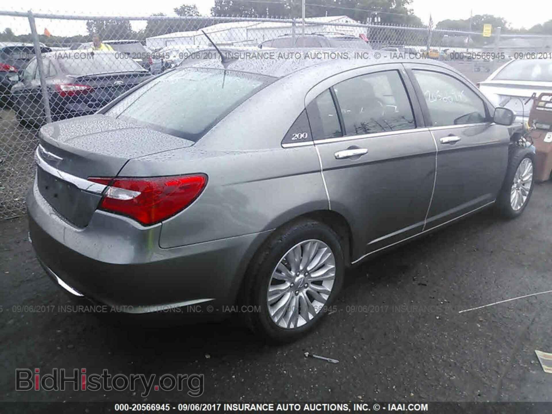 2012 Chrysler 200 - VIN: 1C3CCBCG9CN326576 - Photo 4